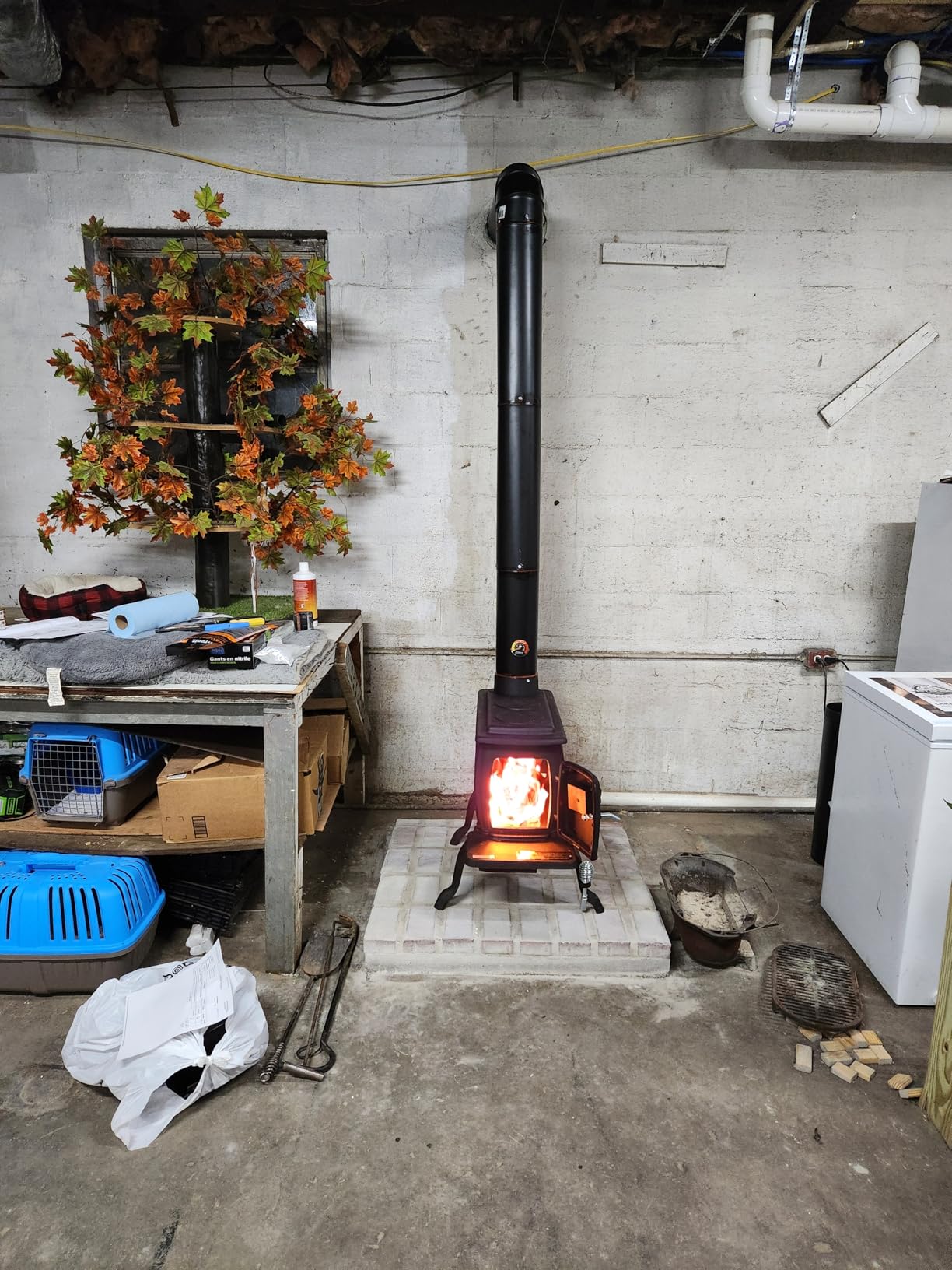 US Stove Company Cast Iron Wood Stove with Cool Touch Safety Handle, Heats up to 54,000 BTUs | Black Finish, Freestanding Design, Direct Vent, Heats Up To 900 sq ft, Fits 19 in Logs, 33 x 18.5 x 23 in customer photo 1
