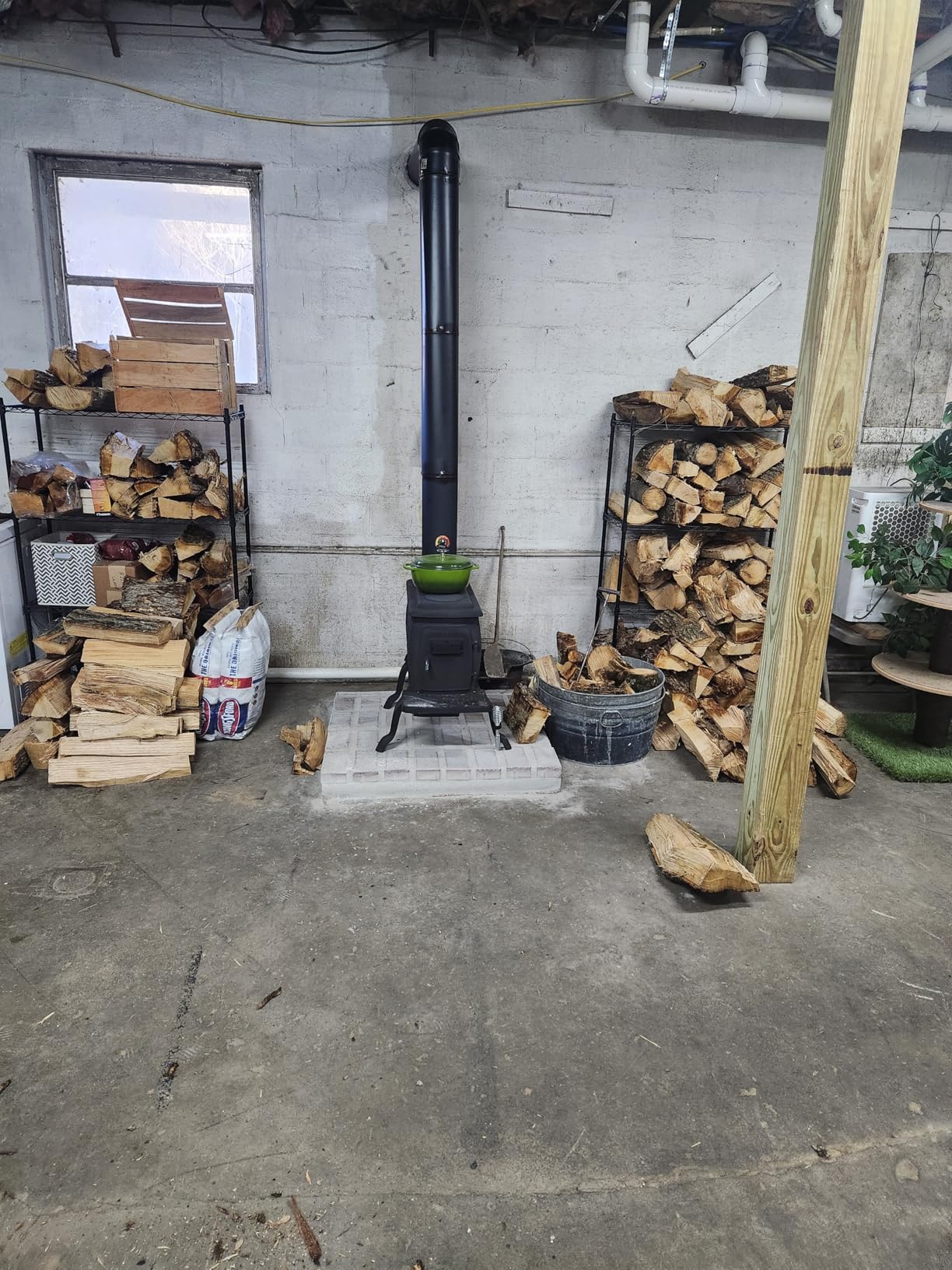 US Stove Company Cast Iron Wood Stove with Cool Touch Safety Handle, Heats up to 54,000 BTUs | Black Finish, Freestanding Design, Direct Vent, Heats Up To 900 sq ft, Fits 19 in Logs, 33 x 18.5 x 23 in customer photo 2