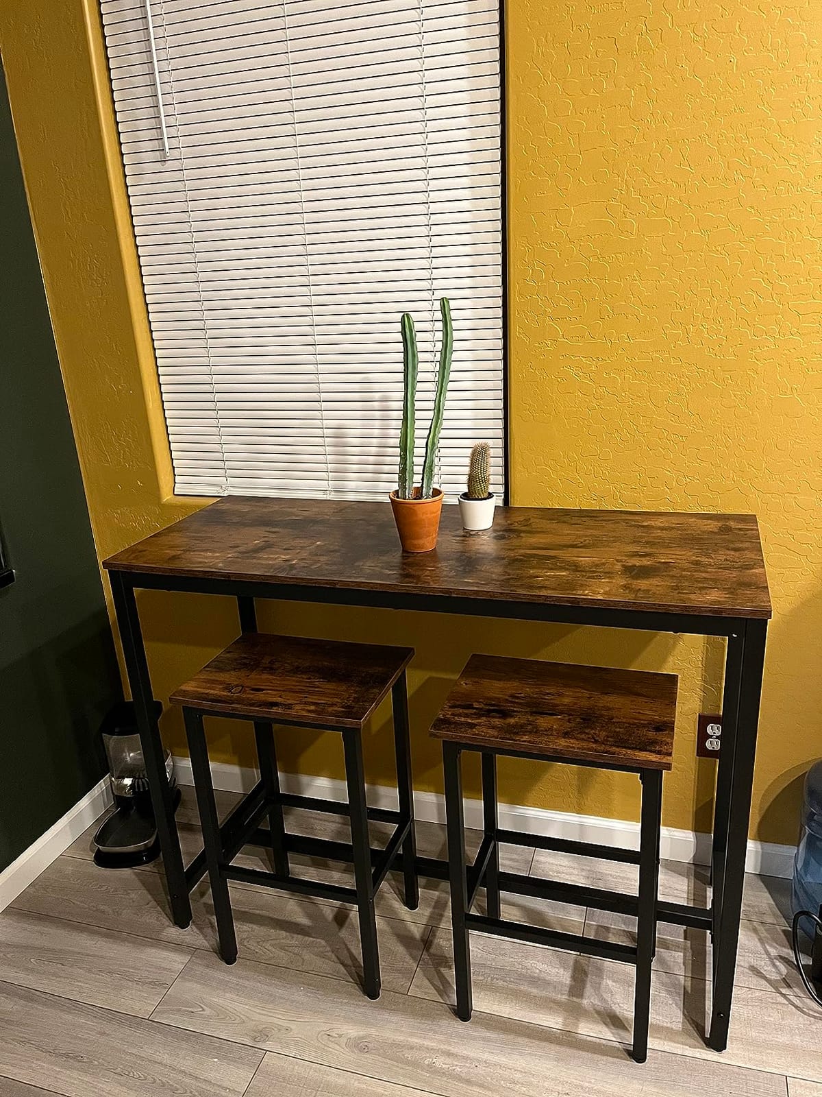 HOOBRO Bar Table and Chairs Set, 47.2