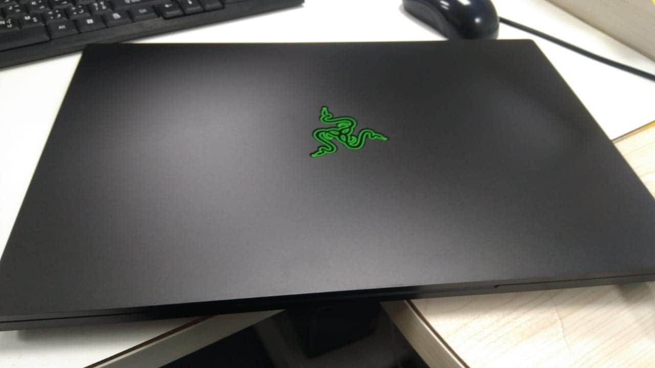 Razer Blade 15 Advanced Gaming Laptop 2020: Intel Core i7-10875H 8-Core, NVIDIA GeForce RTX 2070 Super Max-Q, 15.6