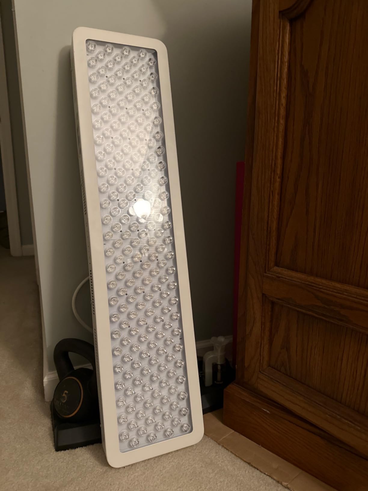 BestQool Red Light Therapy Panel, 4 Wavelengths 200 LEDs Full Body, 330W | 630-940nm Red and Infrared Light Therapy, Elite Grade Dual Chip High Power Red Light Lamp at Home, Modular Design customer photo 2