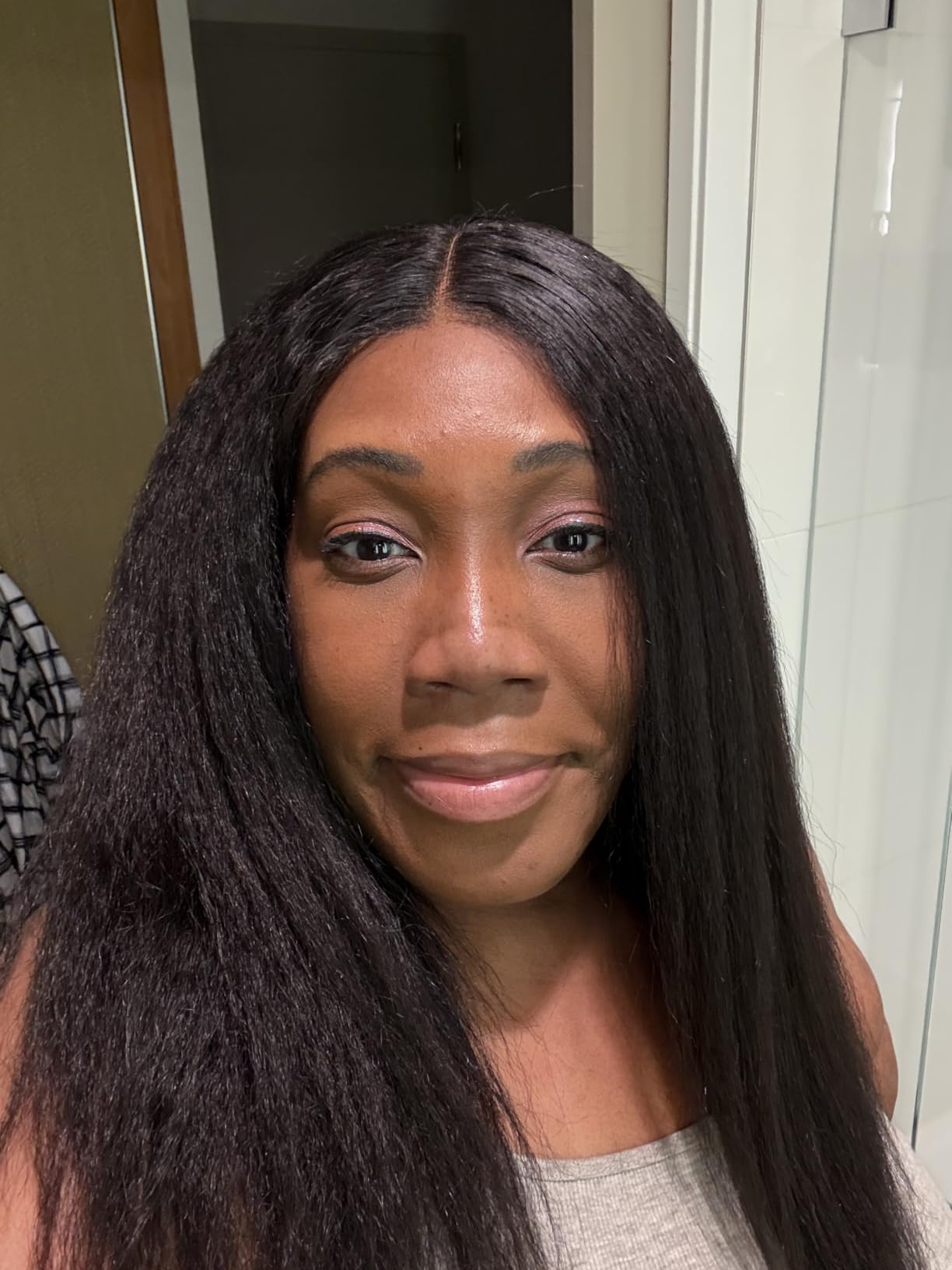 VANESSA PRO Flat Iron Hair Straightener, 100% Pure Titanium Flat Iron for One Pass to Achieve a Sleek Look, Curls Beautifully & Straightens Well - 1 inch customer photo 1