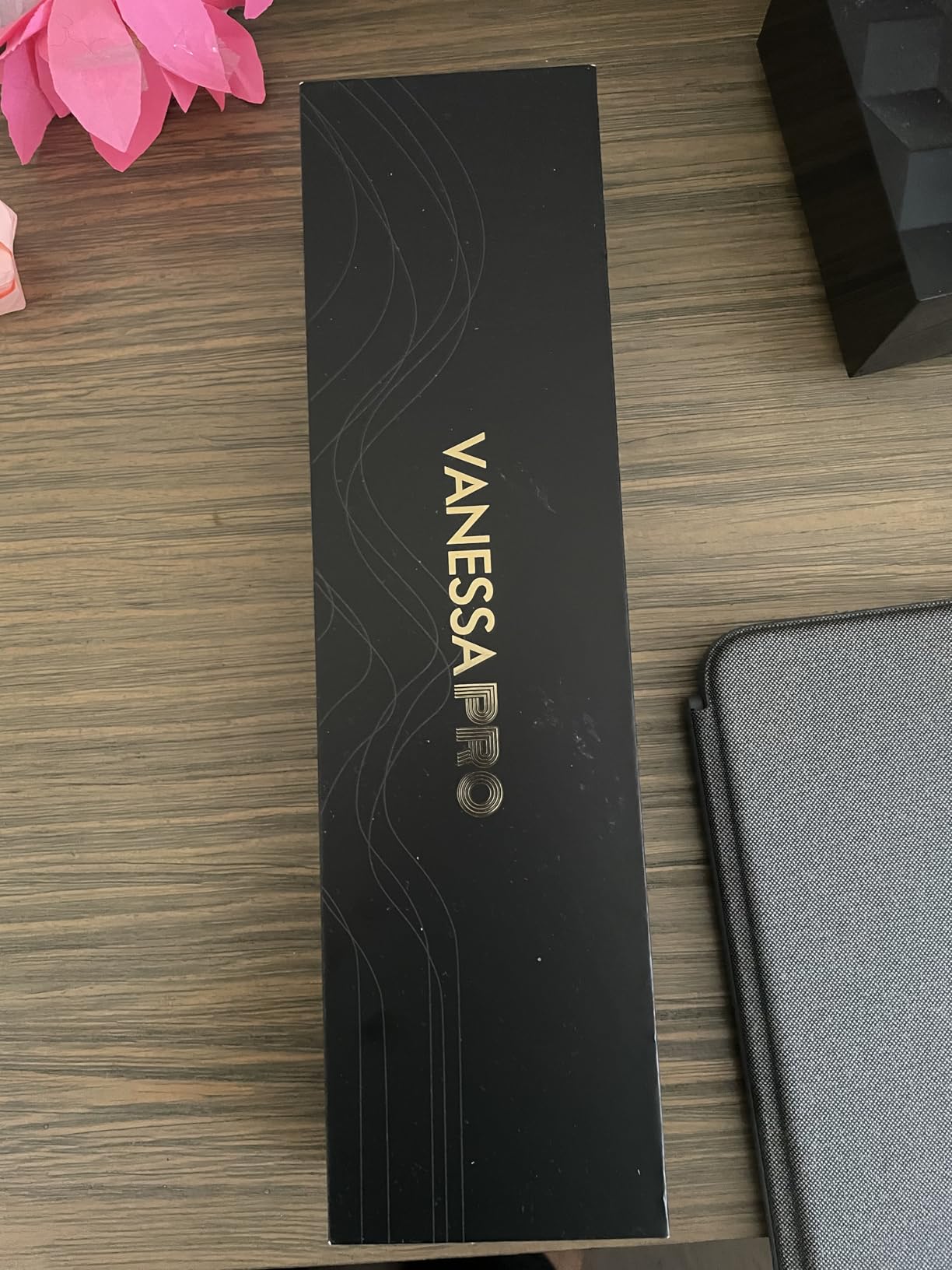 VANESSA PRO Flat Iron Hair Straightener, 100% Pure Titanium Flat Iron for One Pass to Achieve a Sleek Look, Curls Beautifully & Straightens Well - 1 inch customer photo 2