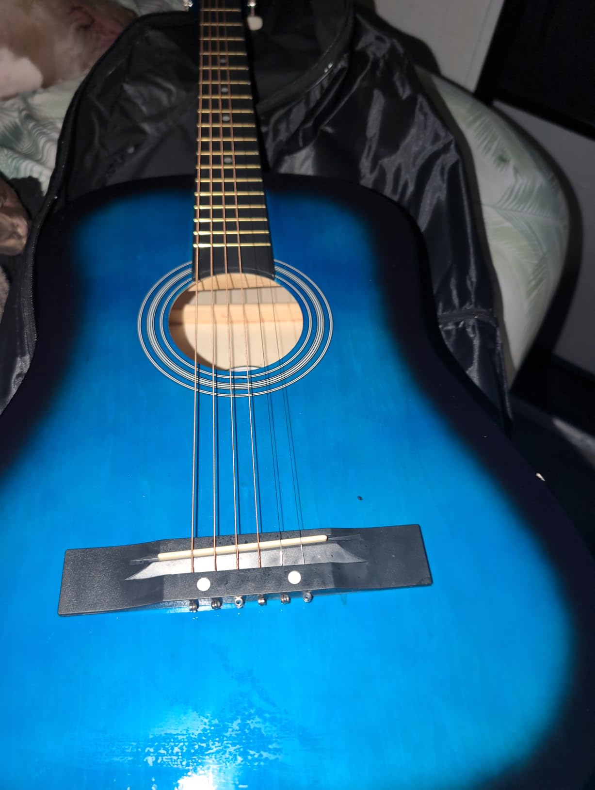 Ashthorpe 38-inch Beginner Acoustic Guitar (Black), Starter Kit with Gig Bag, Extra Strings, Strap, Picks, and Lessons customer photo 2