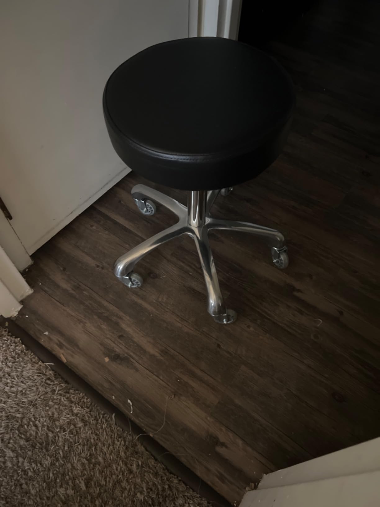 Ainilaily Rolling Stool with Wheels, Heavy Duty Hydraulic Massage Stool for Shop Guitar Lab Tattoo Workbench Medical, Adjustable Swivel Chair (Black) customer photo 1
