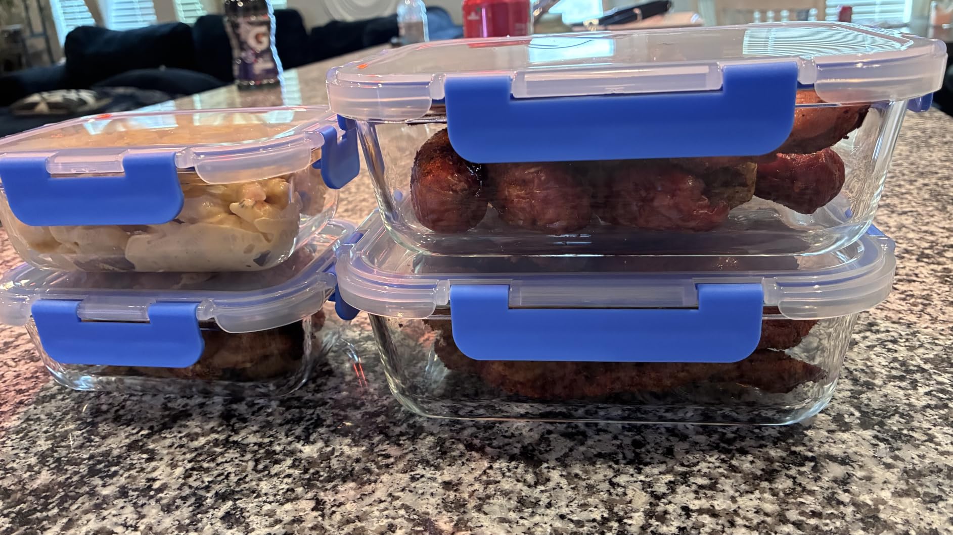Amazon Basics Glass Food Storage Containers, Leak Proof, Oven Safe, Easy to Clean, Stain Resistant, Set of 7, 14 Pieces Including Lids, BPA-Free, Clear with Blue Silicone Ring customer photo 2
