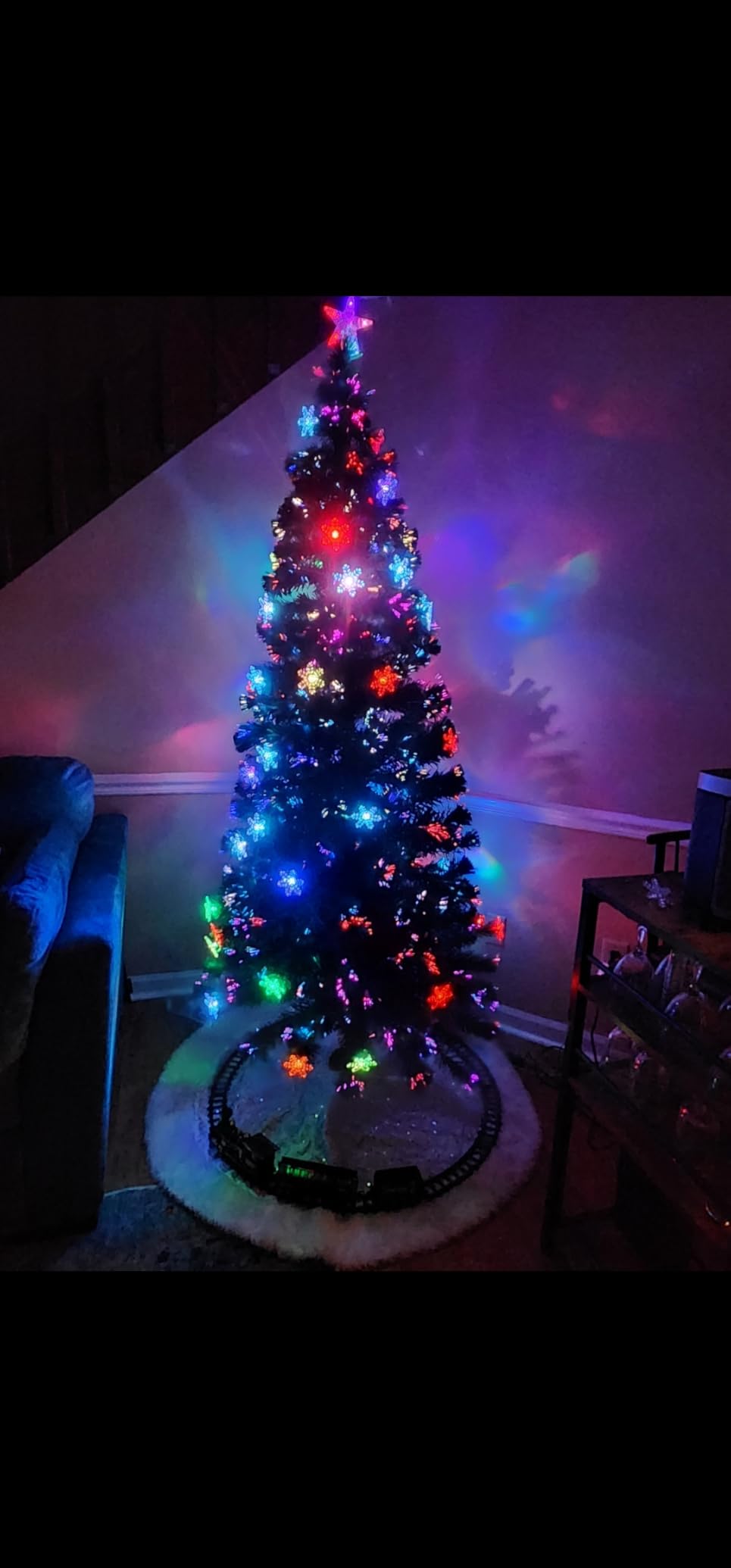 Juegoal 7 ft Pre-Lit Optical Fiber Christmas Artificial Tree, with LED RGB Color Changing Led Lights, Snowflakes and Top Star, Festive Party Holiday Fake Multicolor Xmas Tree with Sturdy Metal Legs customer photo 2