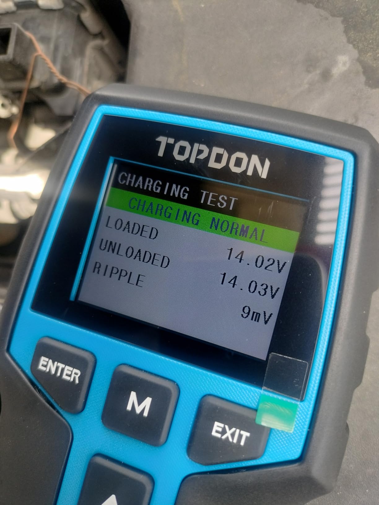 TOPDON BT200 Car Battery Tester, 12V/24V, 100-2000 CCA Load Tester, Battery and Alternator Tester for Cranking and Charging Systems customer photo 2