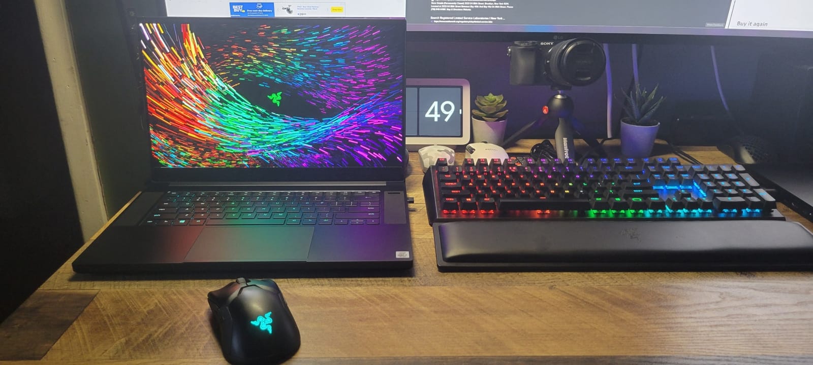Razer Blade 15 Base Gaming Laptop 2020: Intel Core i7-10750H 6-Core, NVIDIA GeForce RTX 2070 Max-Q, 15.6