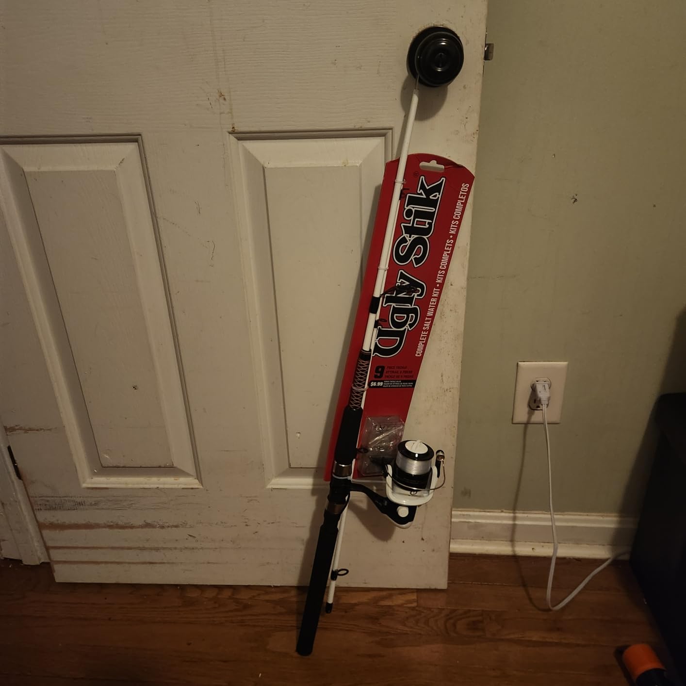 Ugly Stik Complete Spincast Reel and Fishing Rod Kit customer photo 1