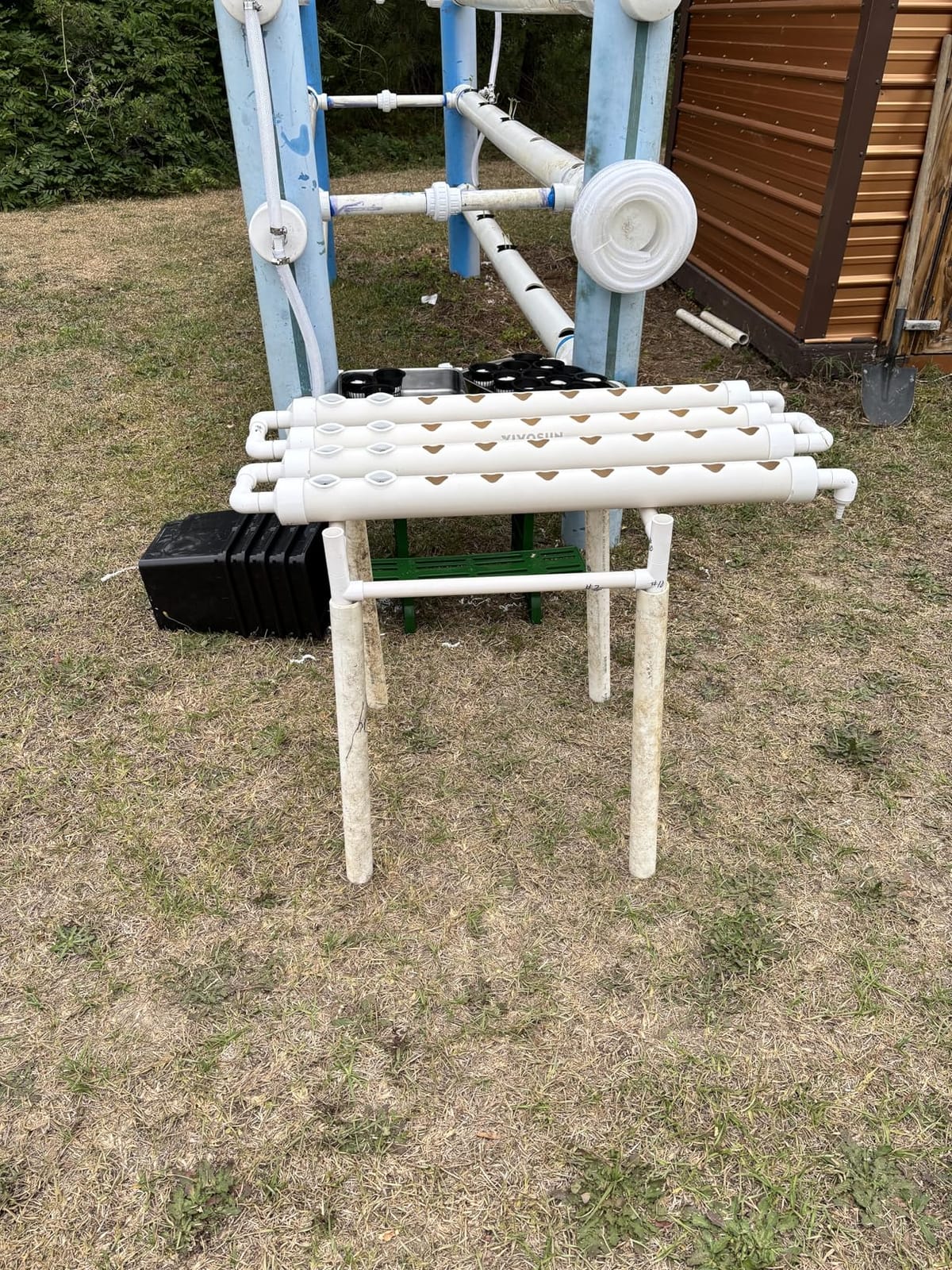 VIVOSUN Wall-Mounted Hydroponic Grow Kit, 1 Layers 36 Plant Sites 4 Food-Grade PVC-U Pipes Hydroponics Planting System with Water Pump, Pump Timer, Nest Basket and Sponge for Leafy Vegetables customer photo 1