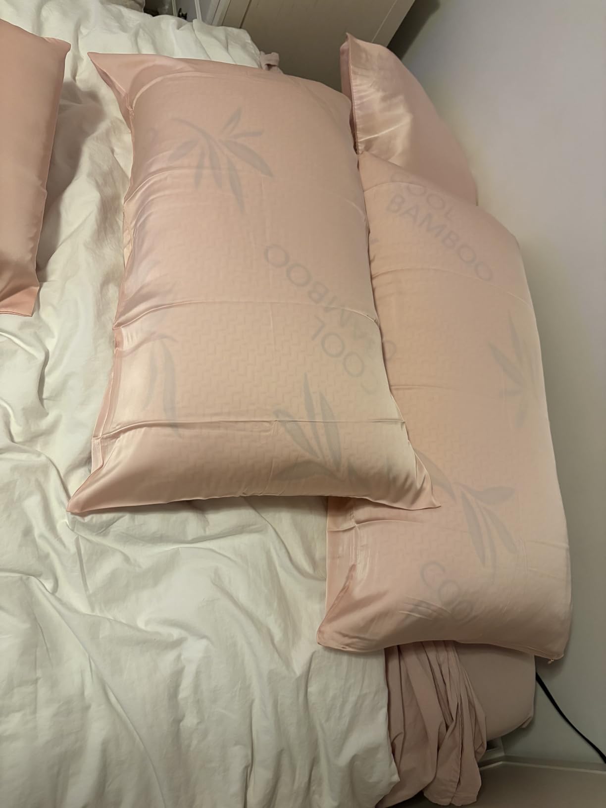 ComfySleep Queen Size 2 Pack Rayon Made from Bamboo Pillows for Sleeping, Cooling Shredded Memory Foam Adjustable Bed Pillow with, Removable/Washable Cover (Queen 2 Pack) customer photo 1