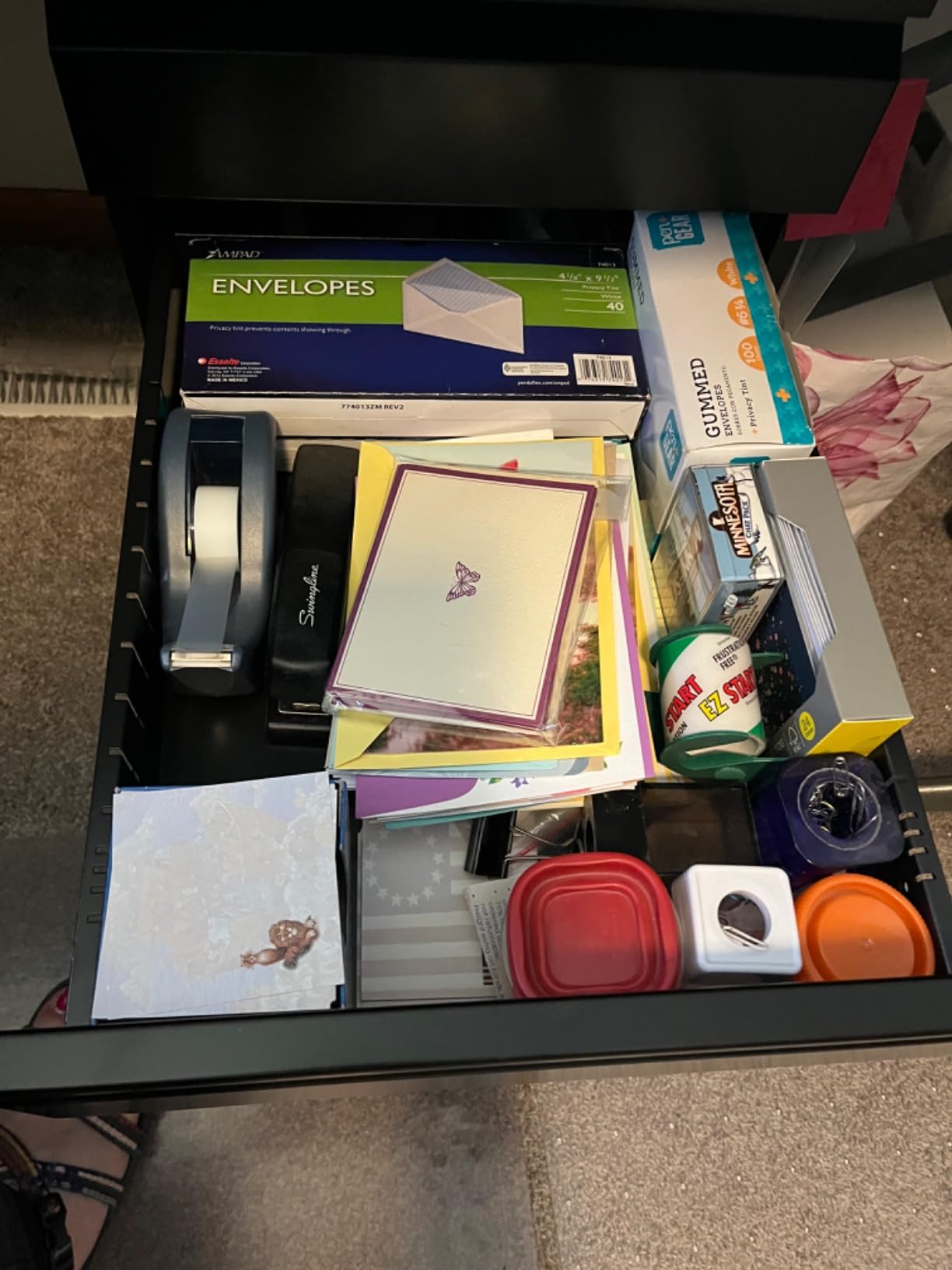 Mount-It! 3 Drawer File Cabinet with Lock and Wheels, Heavy-Duty Steel Rolling Drawer Cabinet, Fully Assembled Under Desk Filing Cabinet for Home Office Storage, 15.3