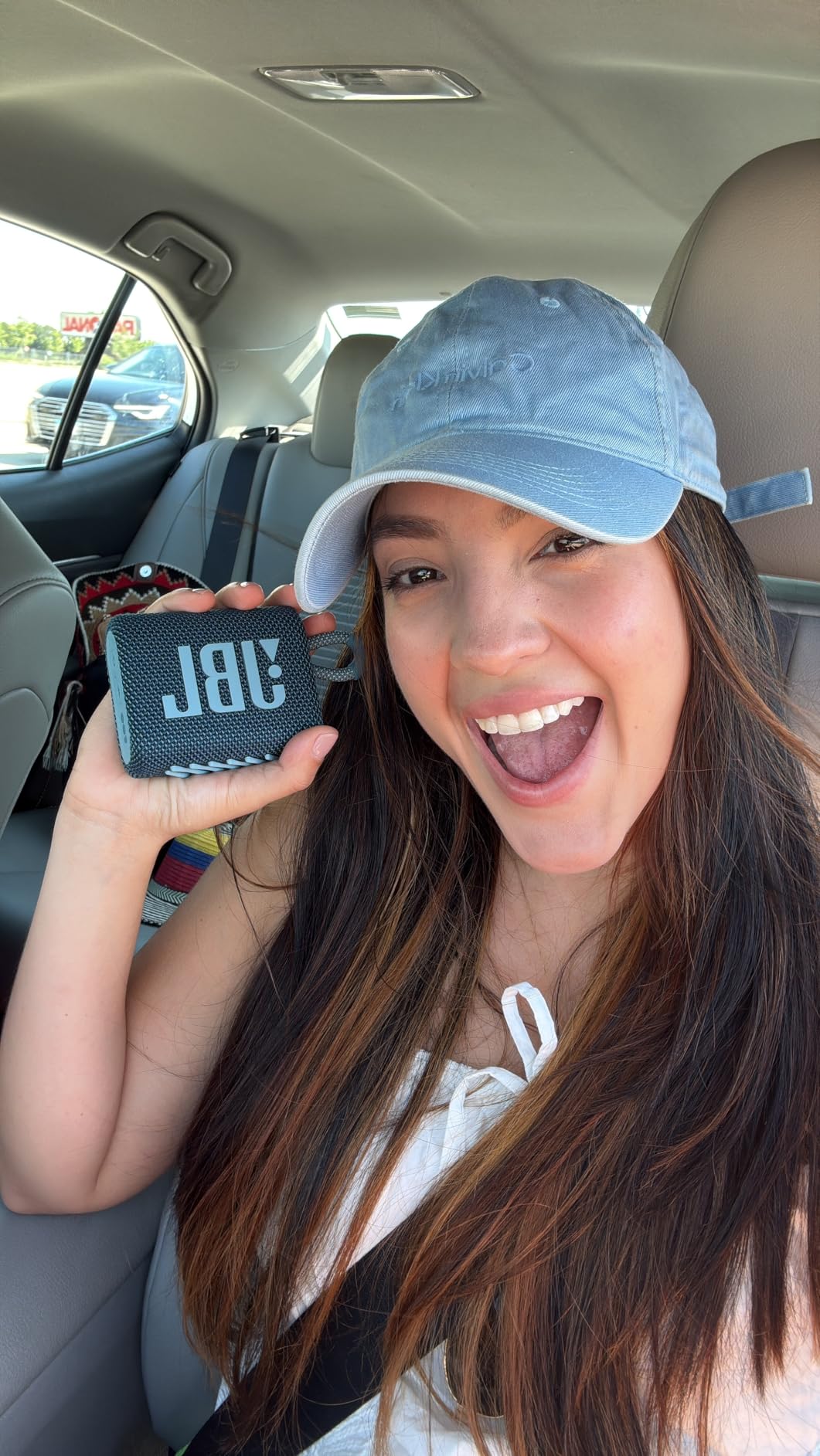 JBL Go 3 - Portable Mini Bluetooth Speaker, big audio and punchy bass, IP67 waterproof and dustproof, 5 hours of playtime, speaker for home, outdoor and travel (Black) customer photo 1