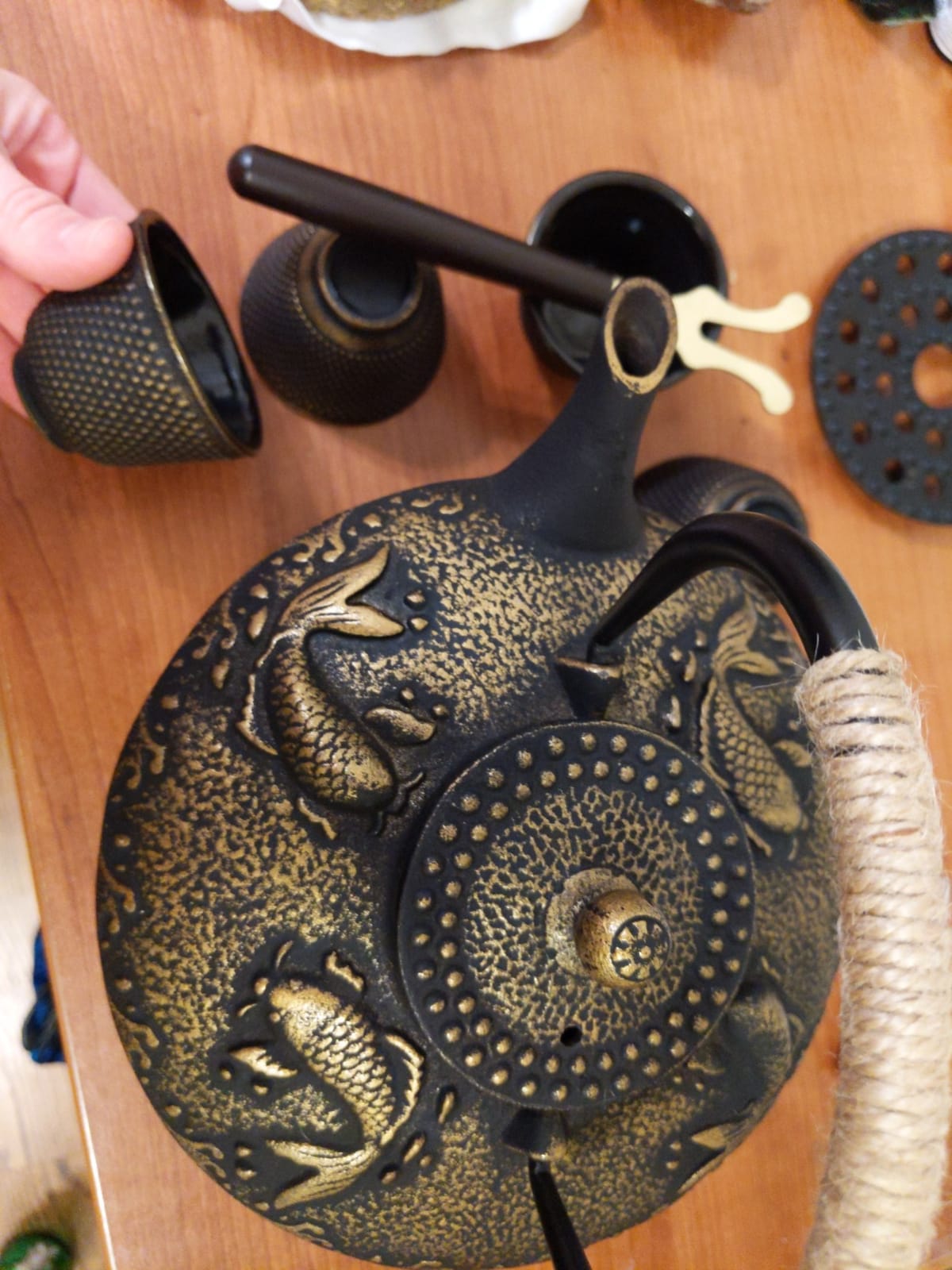Ufine Koi Fish Cast Iron Teapot Set Stove Top 26 oz Tea Kettle with 4 Cups customer photo 1