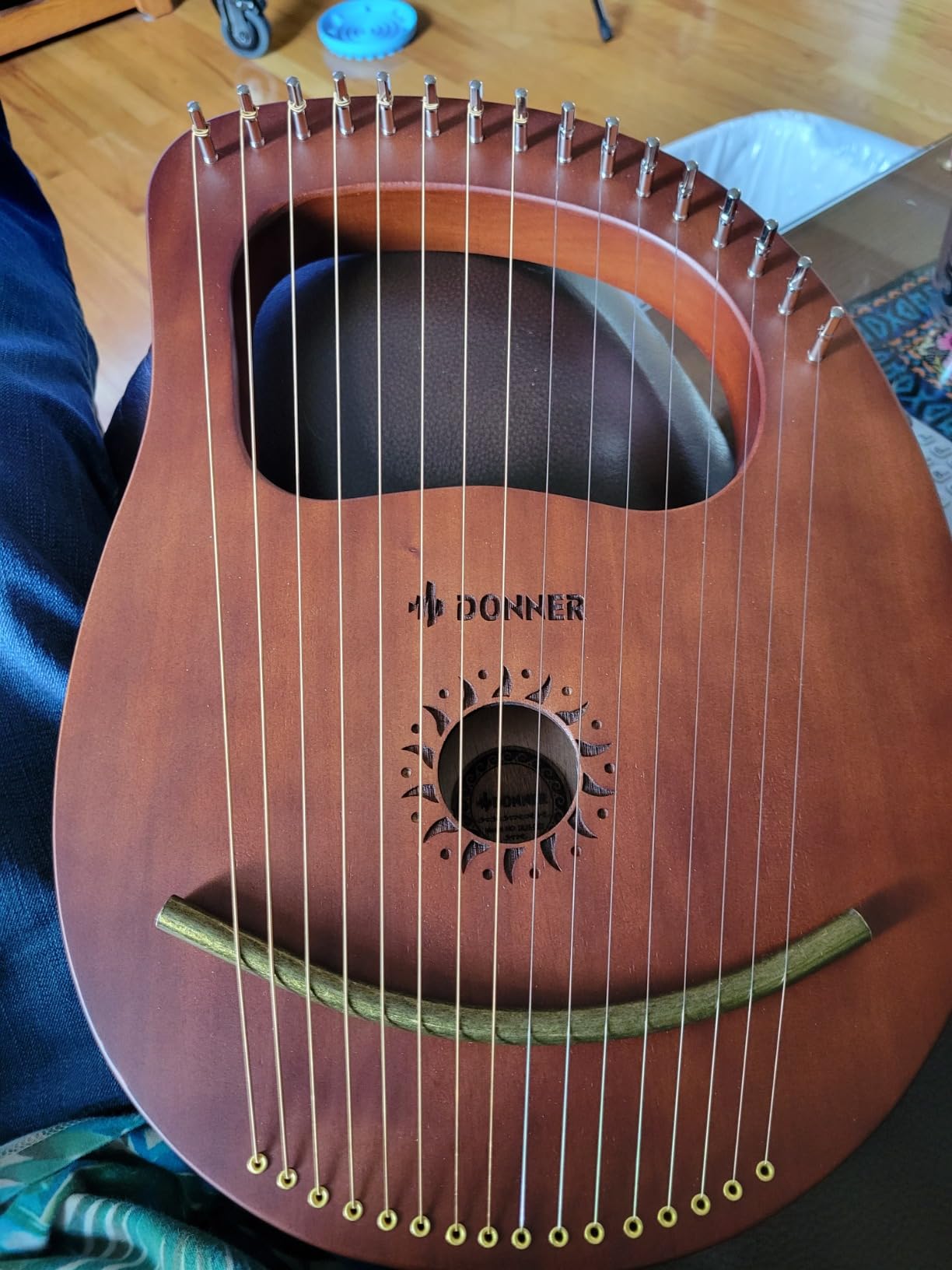 Donner Lyre Harp, 16 Metal Strings, Mahogany Body and Copper Saddle DLH-003 Lyre Harp with Tuning Wrench, Spare String Set, Black Gig Bag, Manual, Ancient Greece Style customer photo 1