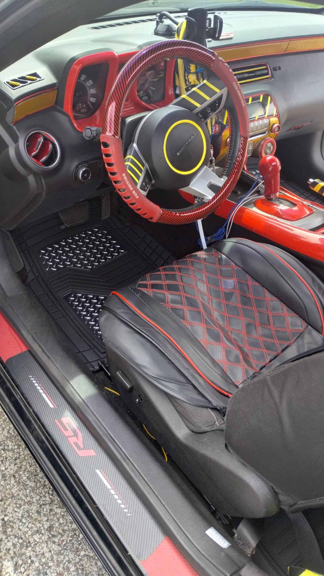 CAT DiamondShield Rubber Floor Mats for Cars Trucks SUVs, All Weather Protection Front & Rear Car Mats Set, Heel Pad & Anti-Slip Backing, Universal Fit Trim-to-Fit, Gray customer photo 1