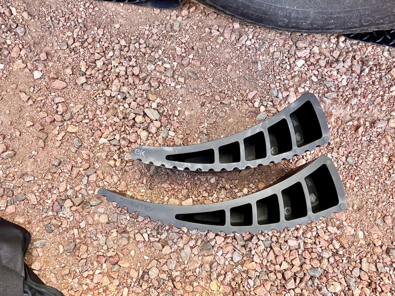 CARMTEK Camper Leveler Premium Kit - Curved RV Levelers with Camper Wheel Chocks, Rubber Mats and Carry Bag | Faster Camper Leveling Than RV Leveling Blocks customer photo 2