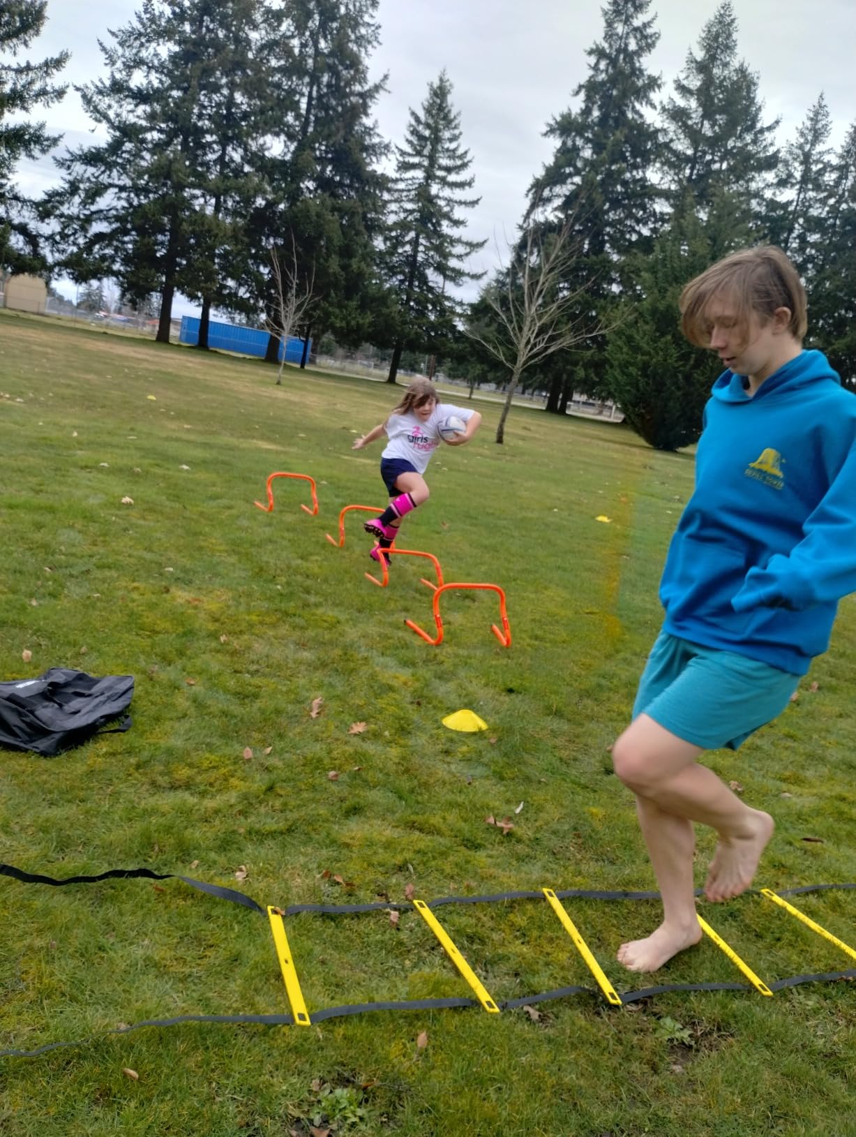 X-UMEUS Agility Ladder Speed Training Equipment Set-20ft Agility Ladder, 12 Soccer Cones, 4 Hurdles, Jump Rope, Running Parachute customer photo 2