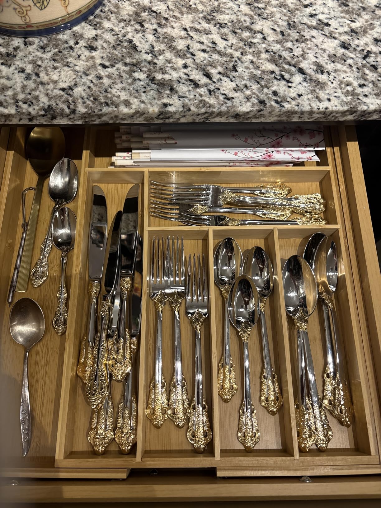 Luxury 20-Piece 18/10 Stainless Steel Flatware Set (Gold) | 18/10 Stainless Steel High-End Fine Silverware Set; Service for 4; Brilliant Mirror Finish; Elegant Gold Finish customer photo 1