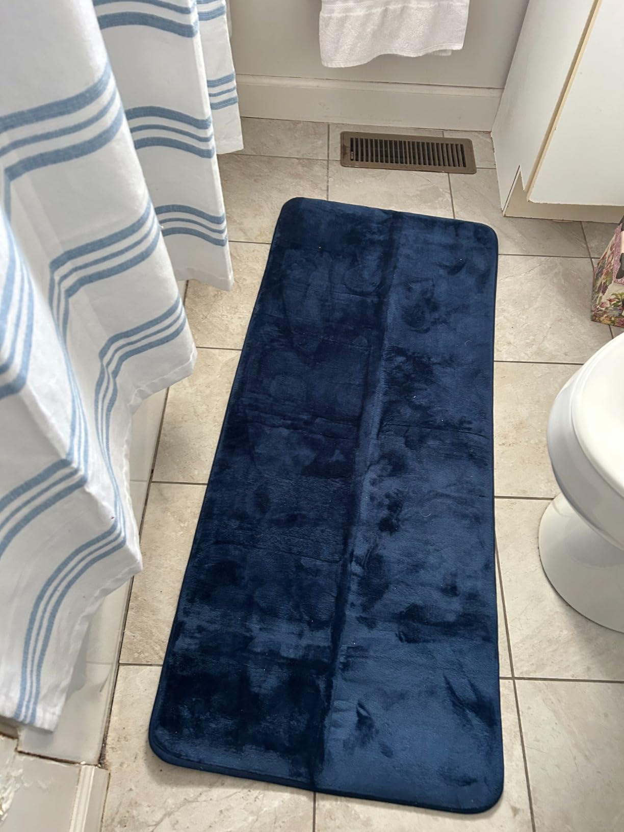 Smiry Memory Foam Bath Mat 30x20, Extra Soft and Absorbent Bathroom Rugs | Black, Quick Dry Machine Washable Non-Slip Bath Mat for Bathroom Floor, Shower and Tub customer photo 2