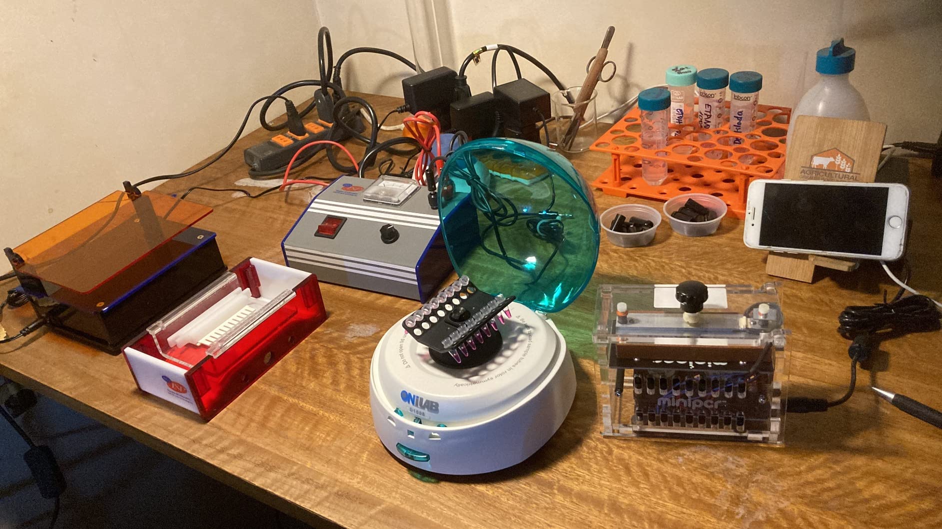 ONiLAB Scientific Mini Centrifuge 7000RPM, 2680 x g RCF, Lab Benchtop Centrifuge with 2 Rotors for 8 x 0.2/0.5/1.5/2.0ml and 0.2mL×32 PCR Strips, Low Noise ≤45dB, 100-240V, Green lid (ONLY for MICROTUBES) customer photo 1