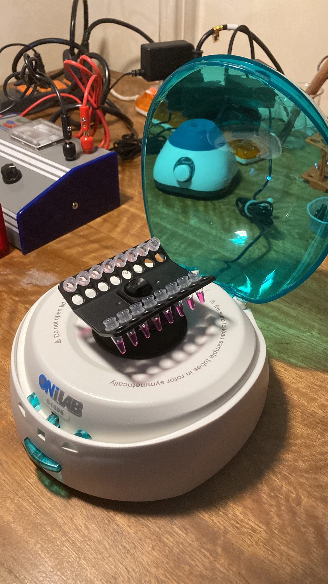 ONiLAB Scientific Mini Centrifuge 7000RPM, 2680 x g RCF, Lab Benchtop Centrifuge with 2 Rotors for 8 x 0.2/0.5/1.5/2.0ml and 0.2mL×32 PCR Strips, Low Noise ≤45dB, 100-240V, Green lid (ONLY for MICROTUBES) customer photo 2