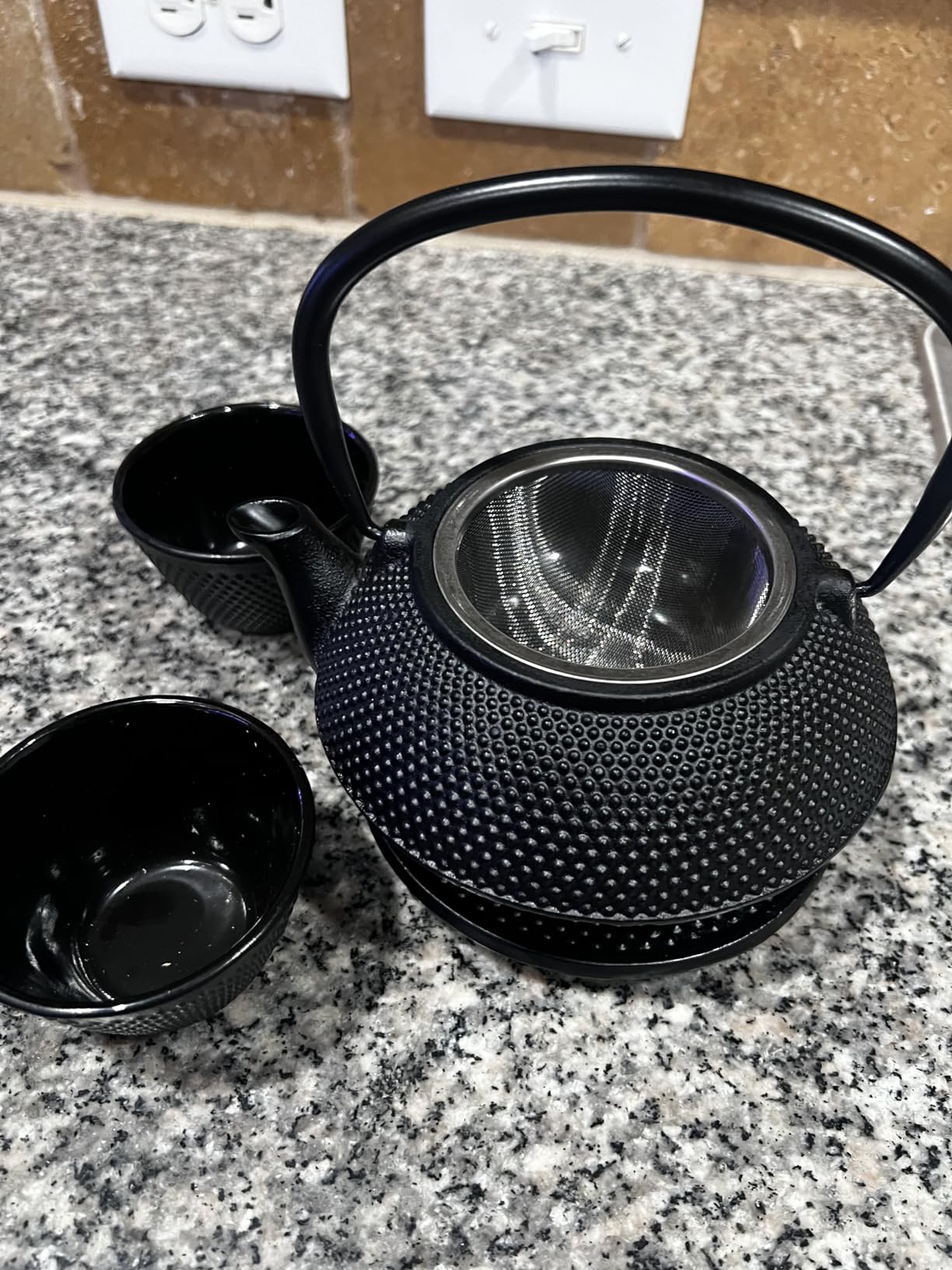 Velaze Cast Iron Teapot Set with Infuser, Japanese Style, 2 Cups, 700ML, 23oz customer photo 1