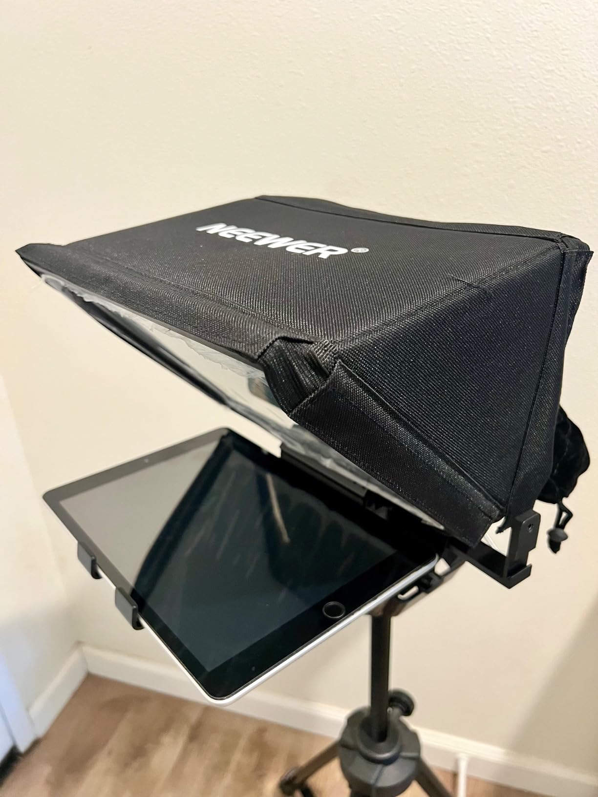 NEEWER X12 14 inch Aluminum Alloy Teleprompter for iPad Tablet Smartphone DSLR Cameras with Remote Control, Carry Case, APP Compatible with iOS/Android for Online Teaching/Vlogger/Live Streaming customer photo 1