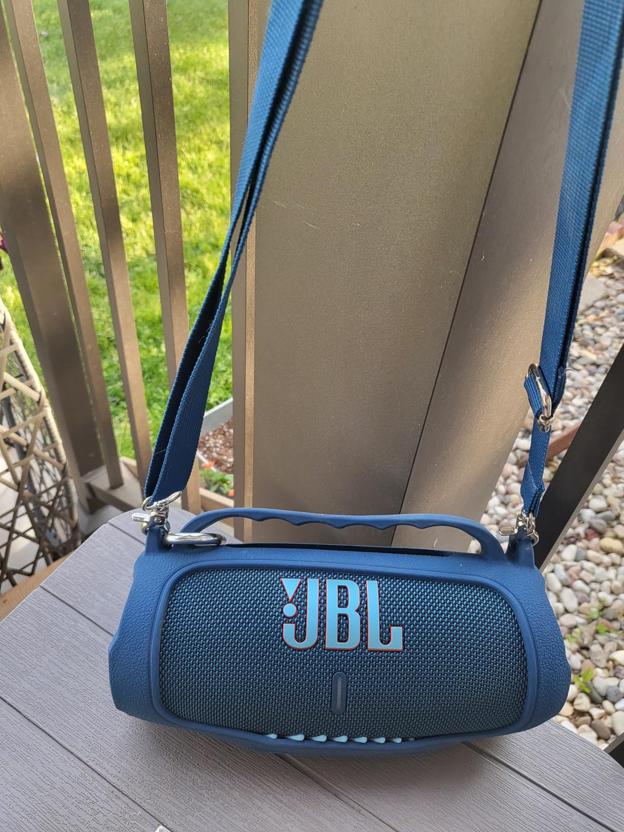 JBL Charge 5 - Portable Waterproof Speaker - Blue, Bold JBL Original Pro Sound, 20 hours of playtime, IP67 waterproof and dustproof, Wireless Bluetooth Streaming customer photo 1
