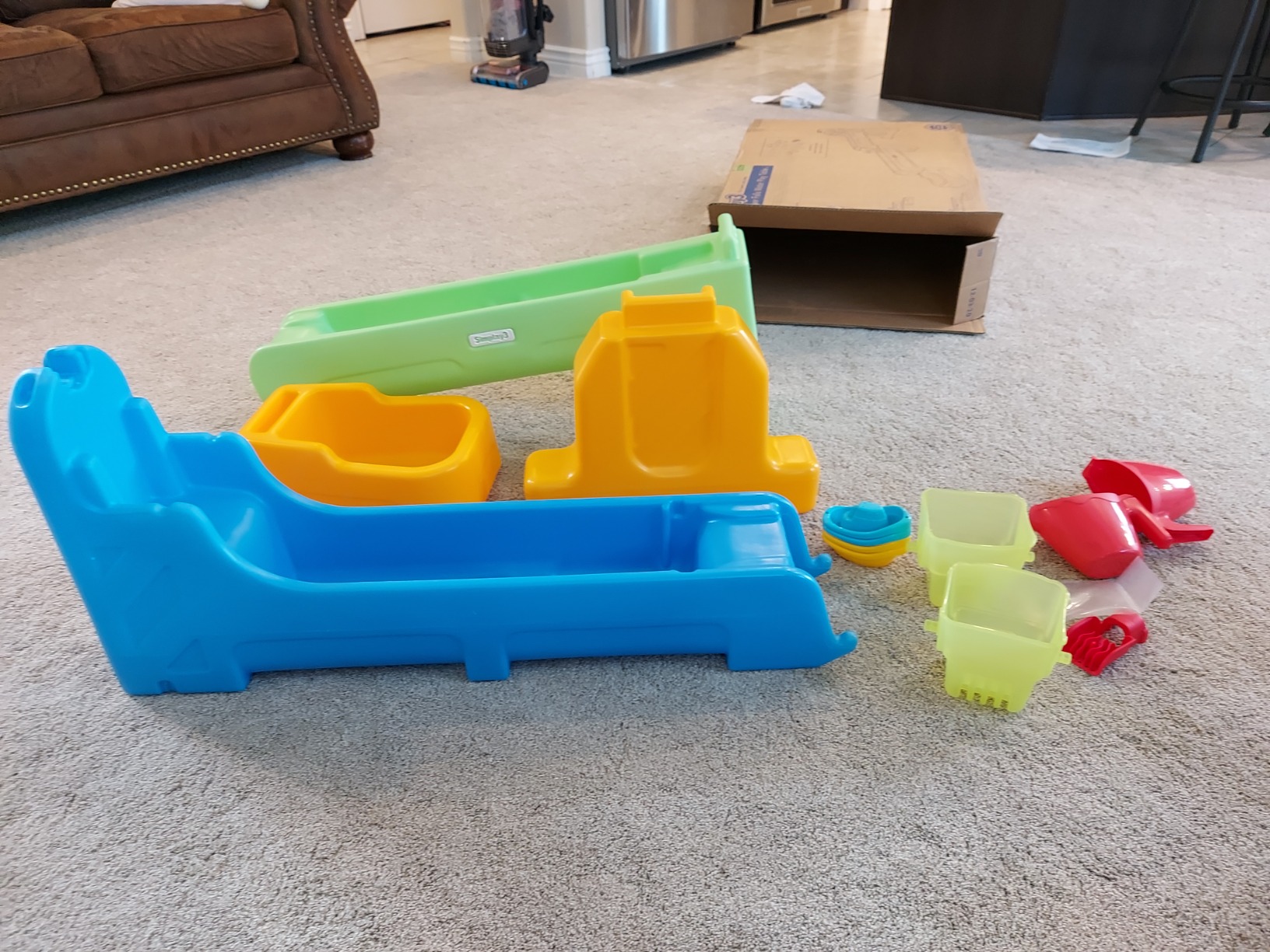 Simplay3 Rushing River Falls Multi-Level Outdoor Water Play Table, Expandable Splash Table for Toddlers and Kids Ages 1.5 to 6 - Includes 9 Accessories, Made in USA customer photo 2