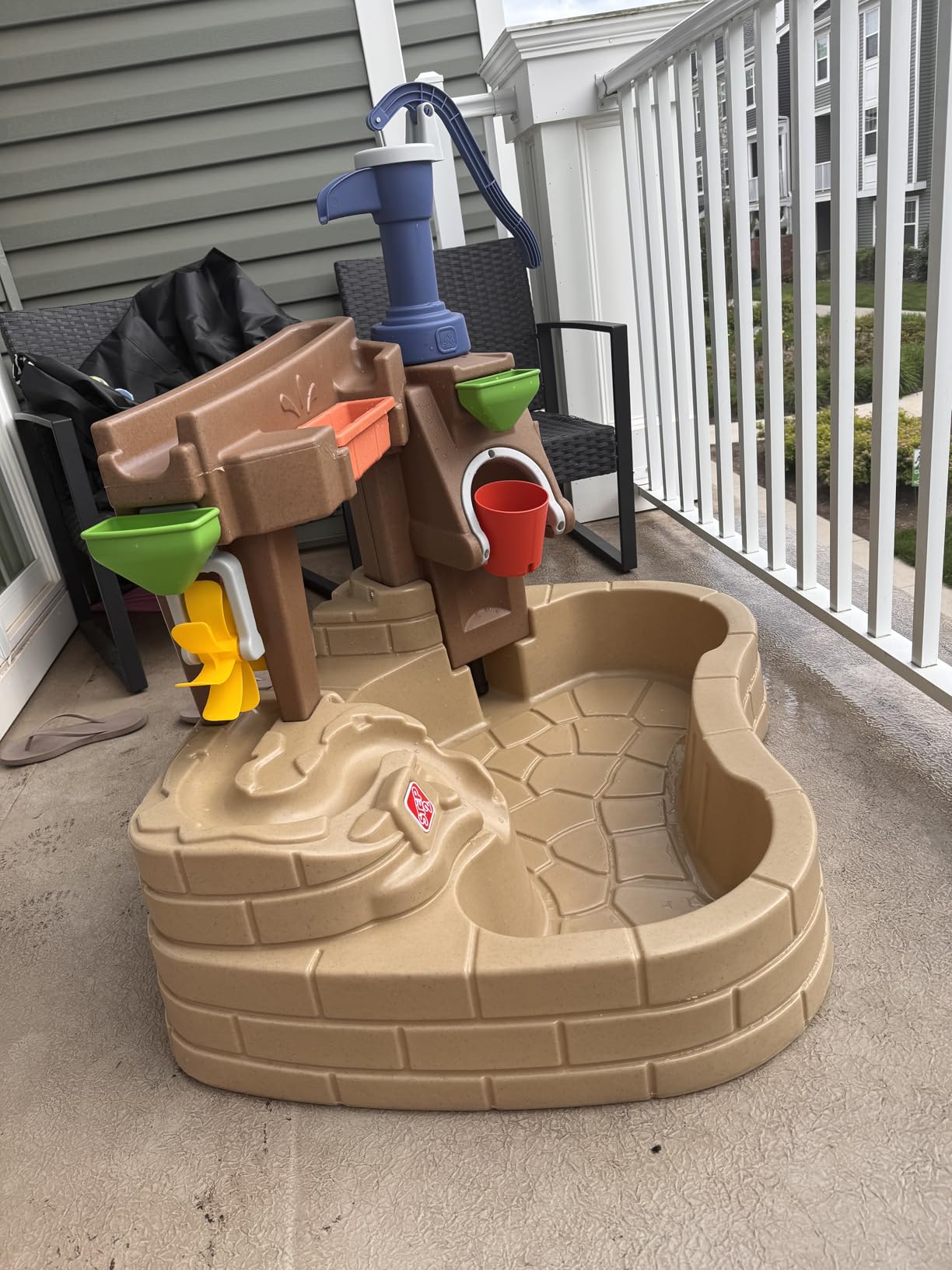 Step 2 Pump & Splash Discovery Pond Water Table, Kids Water Sensory Activity Pool, Summer Outdoor Toys, 10 Piece Toy Accessories, For Toddlers 2+ Years Old customer photo 2