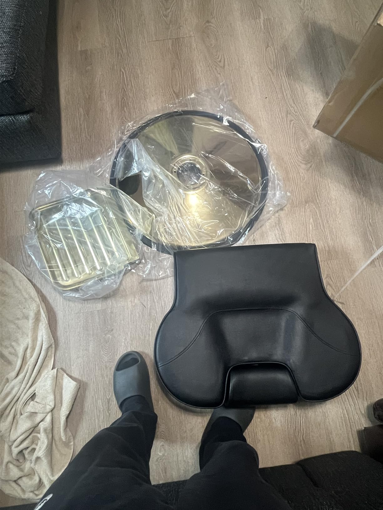 OmySalon All Purpose Hydraulic Barber Chair Recline 360 Degree Swivel Height Adjustable Heavy Duty Hairdresser Chair Beauty Salon Spa Tattoo Styling Equipment customer photo 1