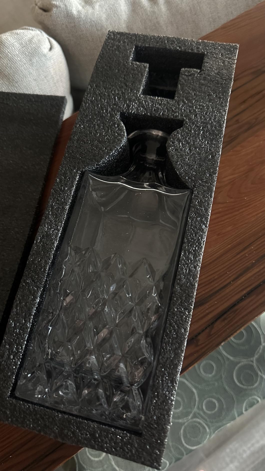 Whiskey Decanter 29oz, Crystal Whiskey Decanter with Stopper, Non-Lead, 828ml, Clear, Durable, Dishwasher Safe, Classic European Design, Gift Box Included customer photo 2