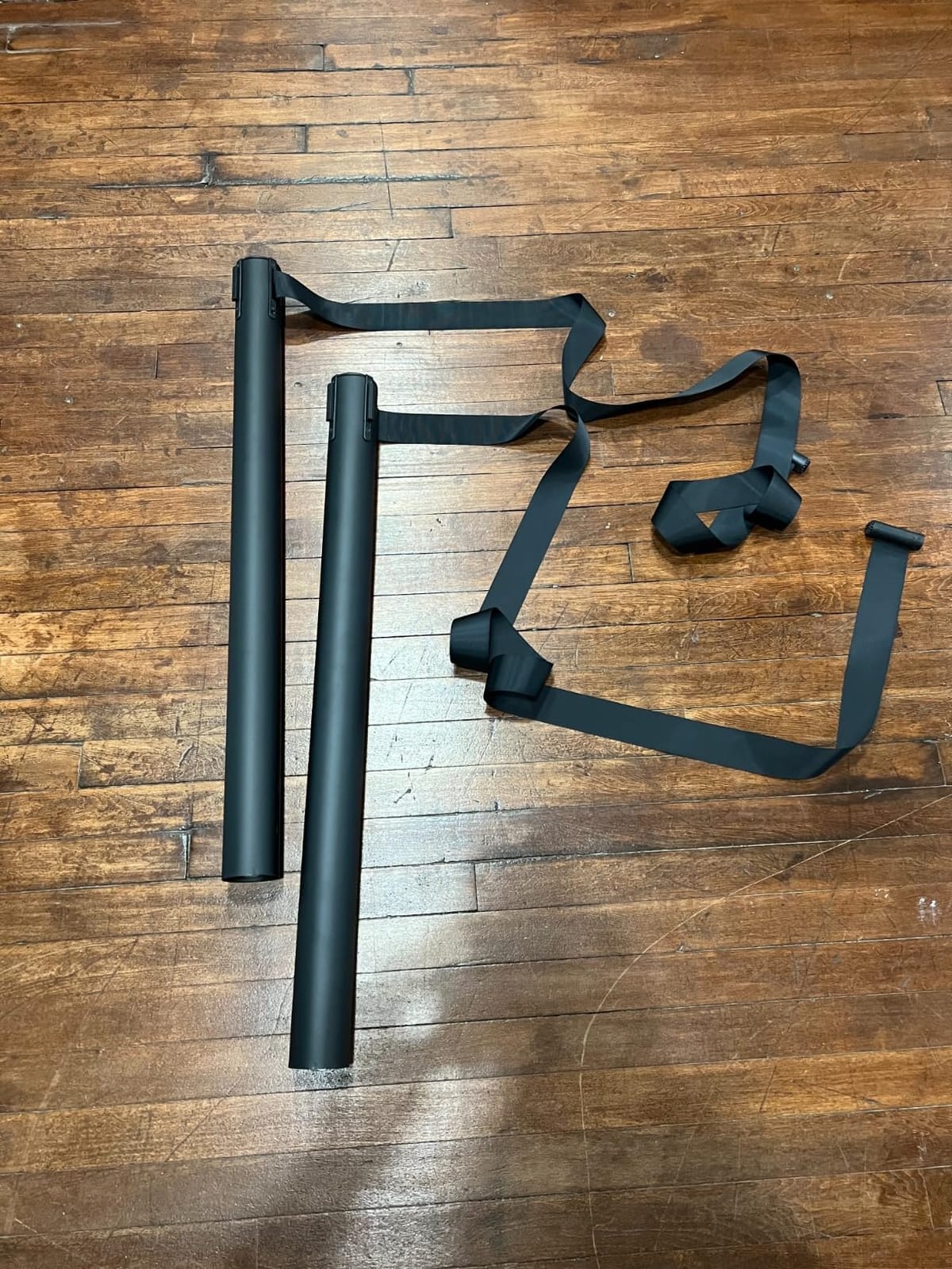 VEVOR Crowd Control Stanchion Set, 6-Pack with 6.6 ft Black Retractable Belt, Concrete and Solid Metal Base customer photo 2