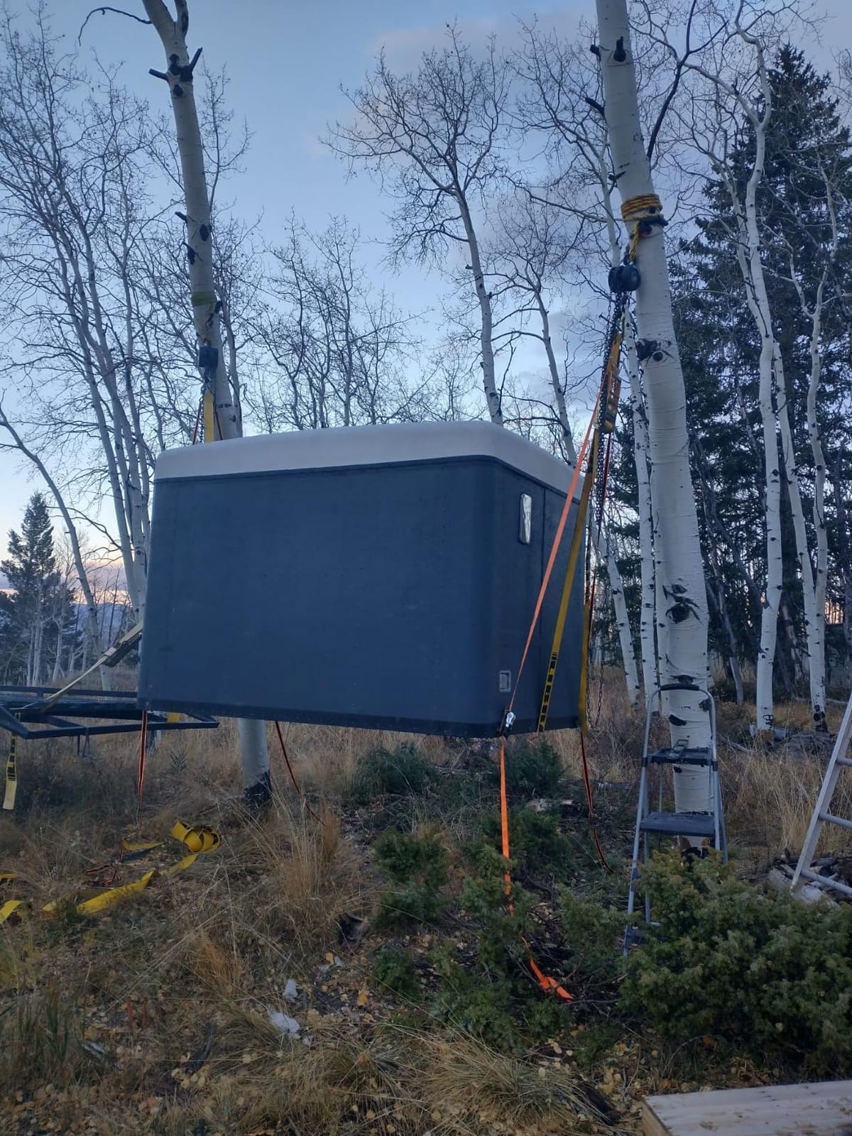 Manual Chain Hoist | 1 Ton/2000 lbs Capacity | 10' Lift | 2 Hooks | Manual Hand Lift Steel Chain Block Hoist (1T) customer photo 2