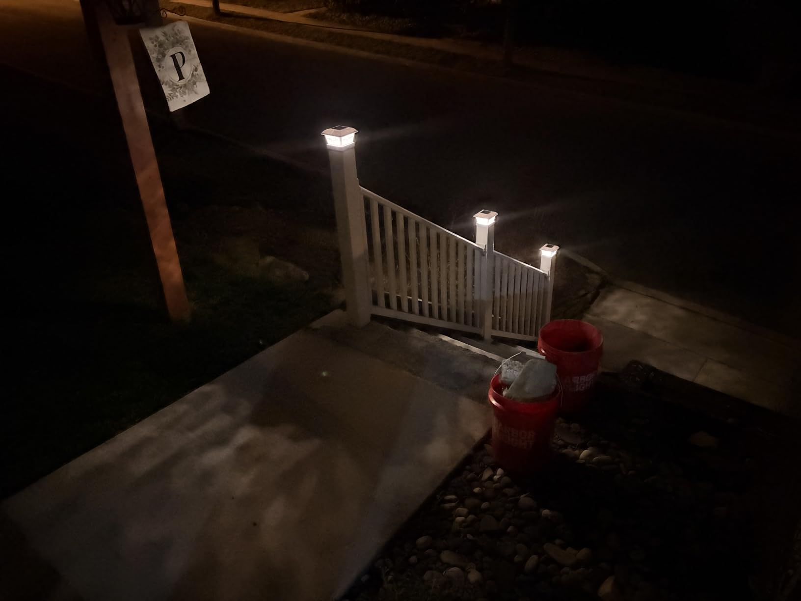 SIEDiNLAR Solar Post Cap Lights Outdoor 2 Modes, 4 Pack, White, Warm/White | Fence Post Lights, 8 LEDs for 4x4, 5x5 & 6x6 Vinyl/Wood Posts, Solar-Powered Waterproof for Patio, Deck, Garden & Yard Decor customer photo 1