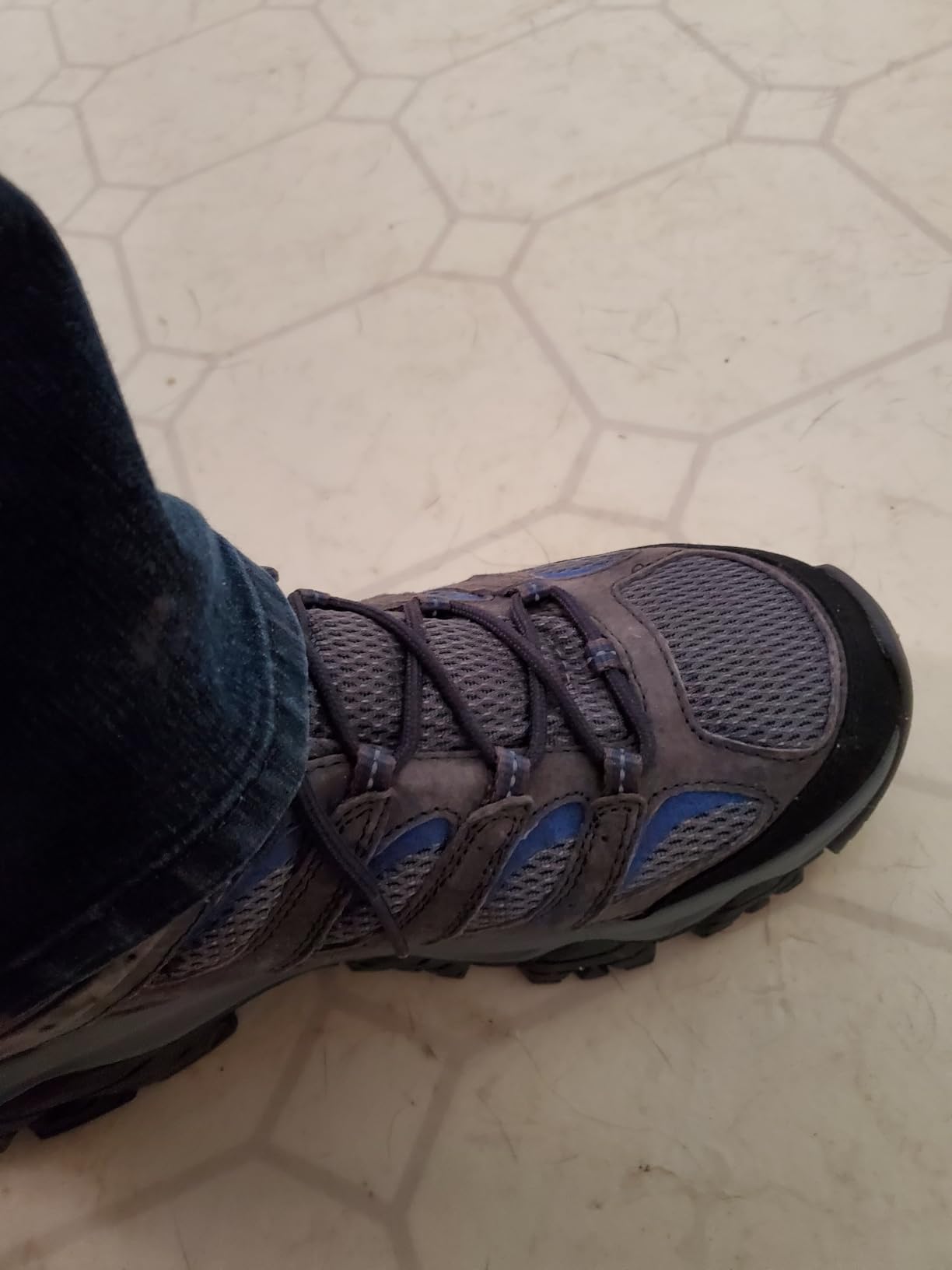 Merrell Men's Moab 3 Mid Hiking Boot customer photo 2