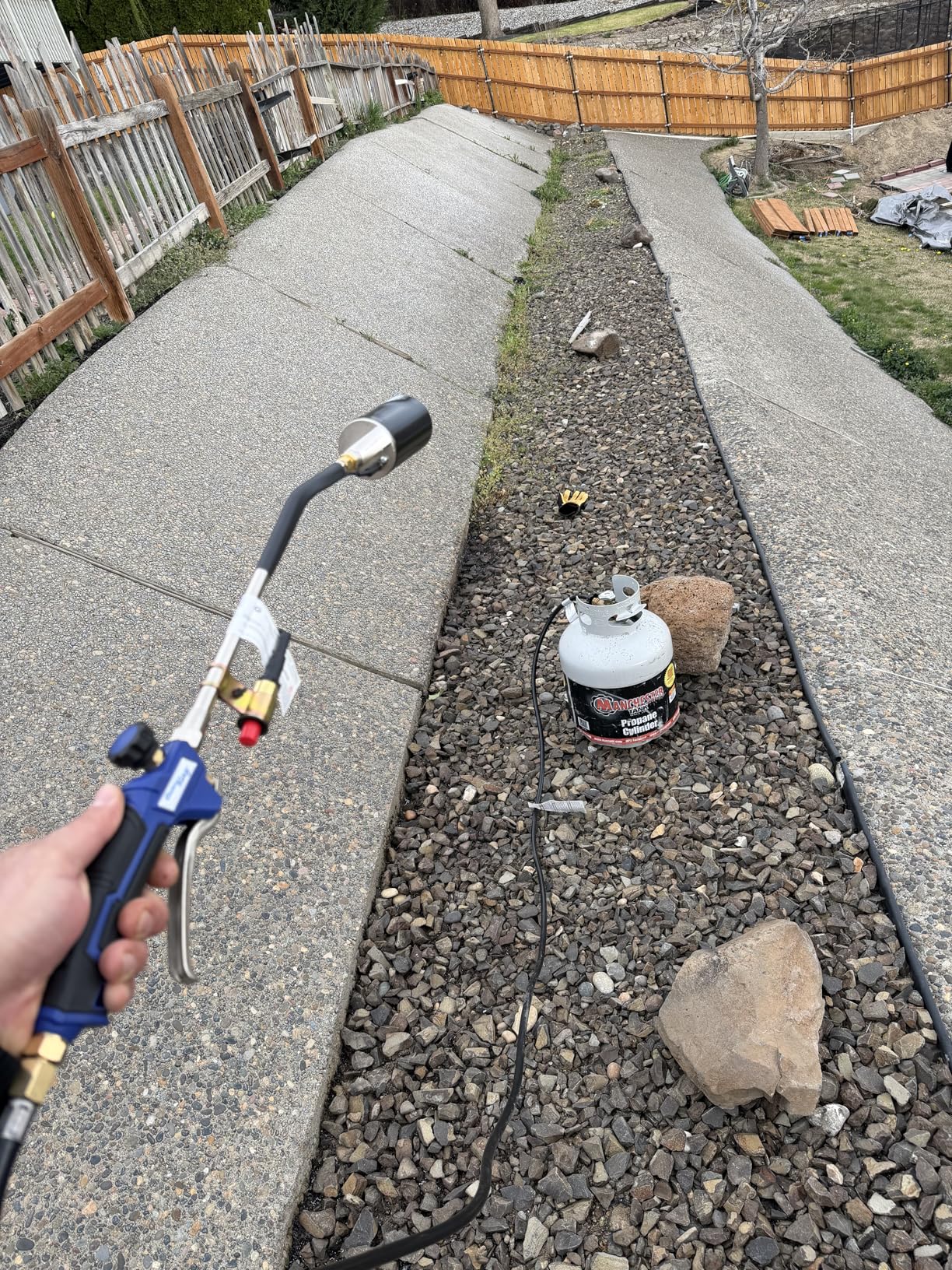 Flame King Propane Torch Kit Heavy Duty Weed Burner, 340,000 BTU with Piezo Igniter (Self Igniting), with 10-ft Hose for Weed Burning, Melting Ice and Snow, and Roofing customer photo 1