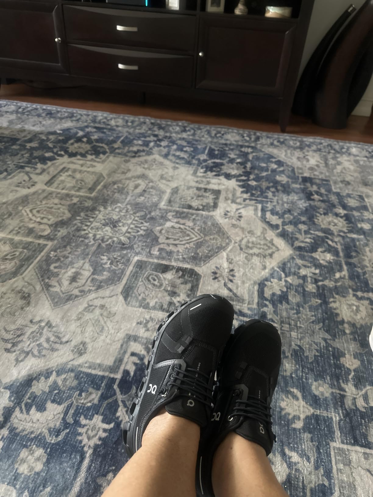 On Women's Cloud 5 Sneakers customer photo 1