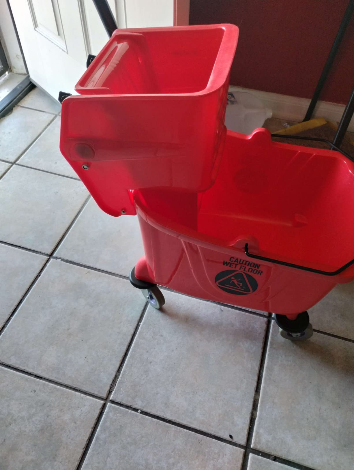 Dryser Commercial Mop Bucket with Side Press Wringer, 26 Quart, Black customer photo 1