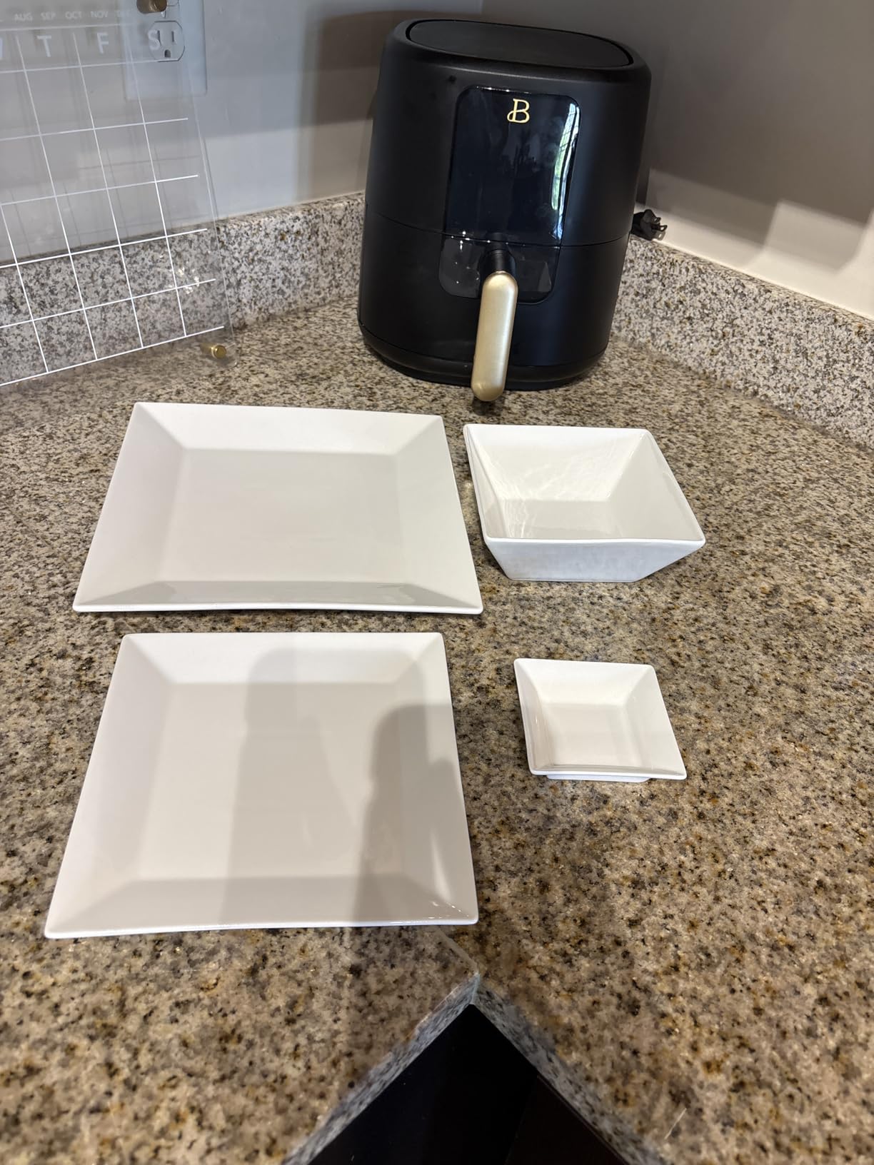 Porlien Off-White Porcelain Dinnerware Set (16 Piece Dinnerware Set), Square Dishes Set for 4 Persons, Chip Resistant Dinnerware Set, Square Plates and Bowls Sets, Durable Everyday Dishes customer photo 2
