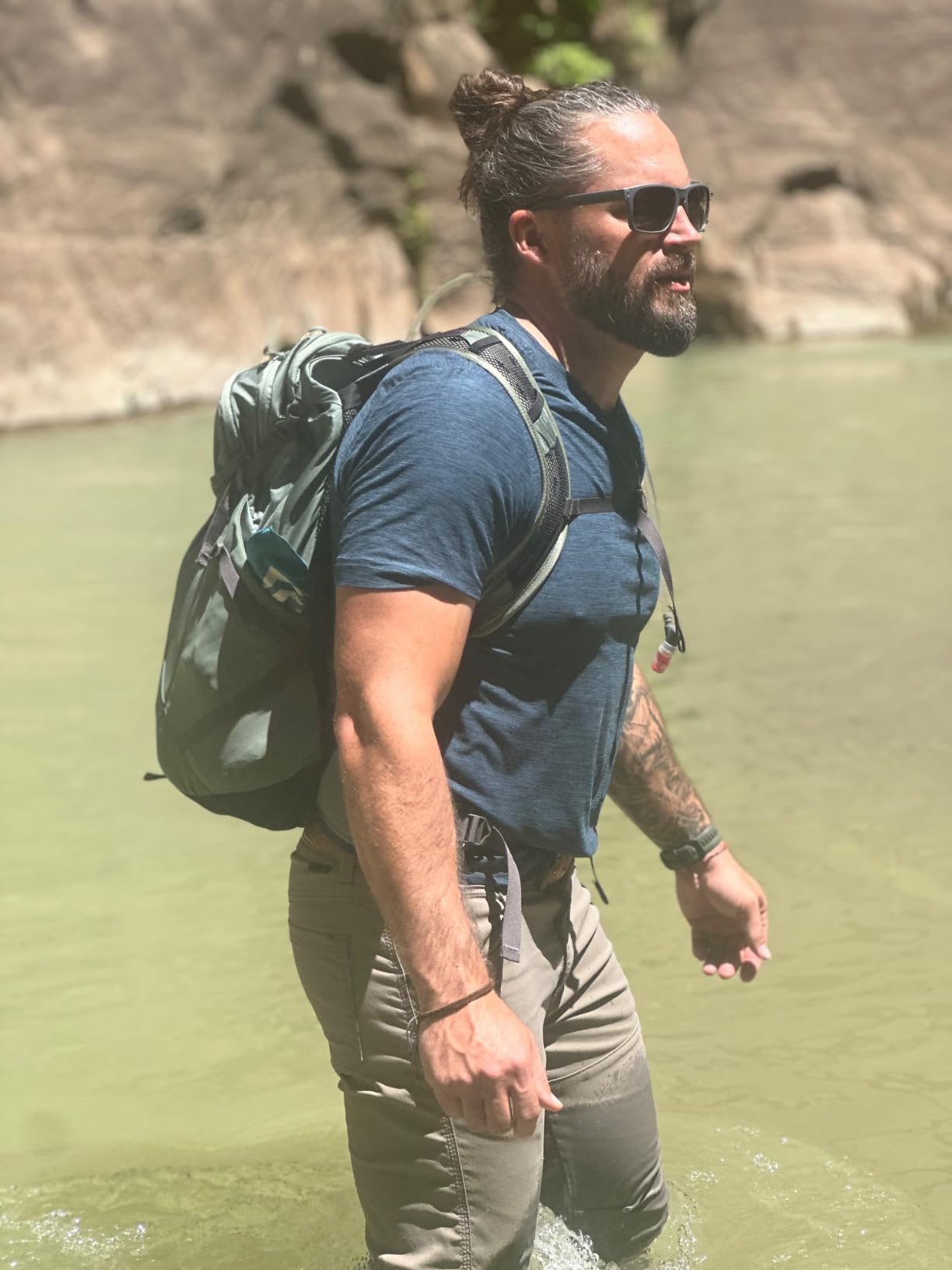 Osprey Sportlite 25L Lightweight Hiking Backpack for Men and Women, Pine Leaf Green, M/L customer photo 1