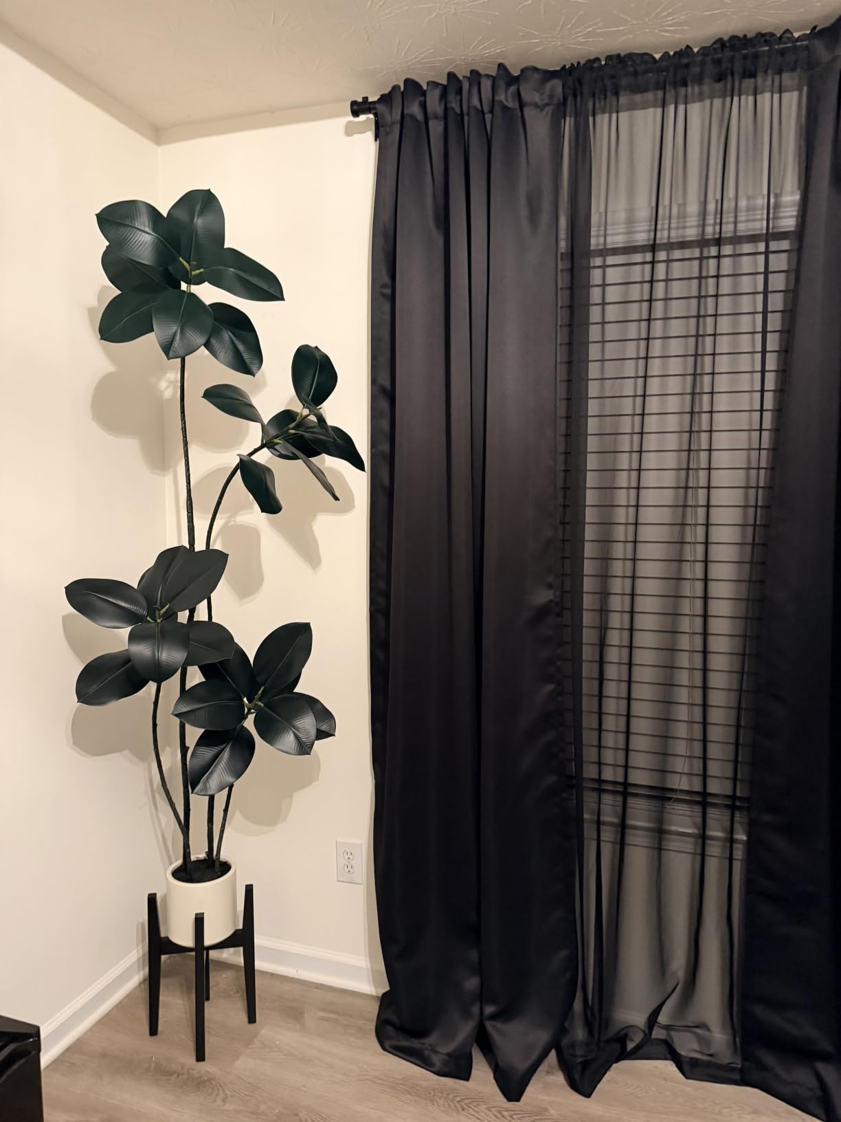 OERGKE Adjustable Plant Stand, Bamboo Mid Century Modern Indoor Plants Stands, Corner Flower Holder for Living Room, Fits 8 to 12 Inches Pots customer photo 2