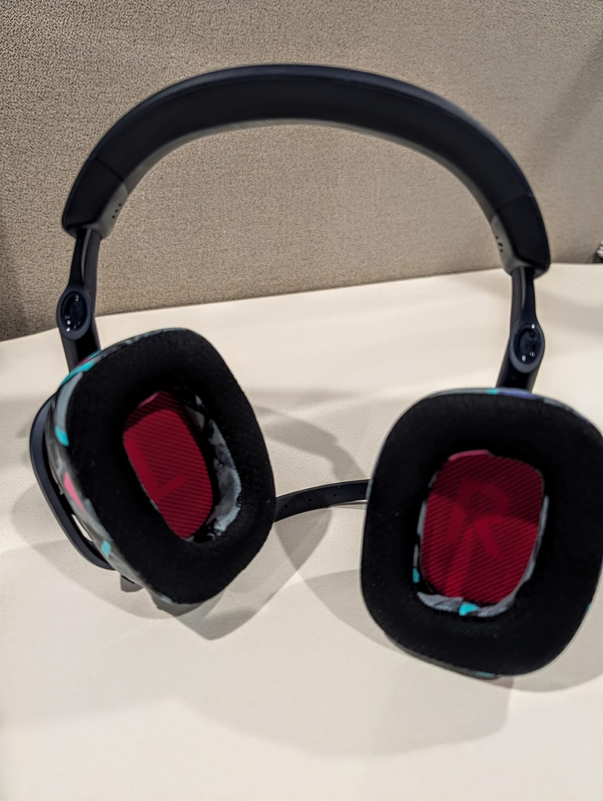 Logitech G Astro A30 Lightspeed Wireless Gaming Headset, PS5 - White | Bluetooth Enabled, Dolby Atmos, Detachable Boom, 27h Battery, USBC Charging, for PS5, PS4, Xbox, Nintendo Switch, PC, Android customer photo 1