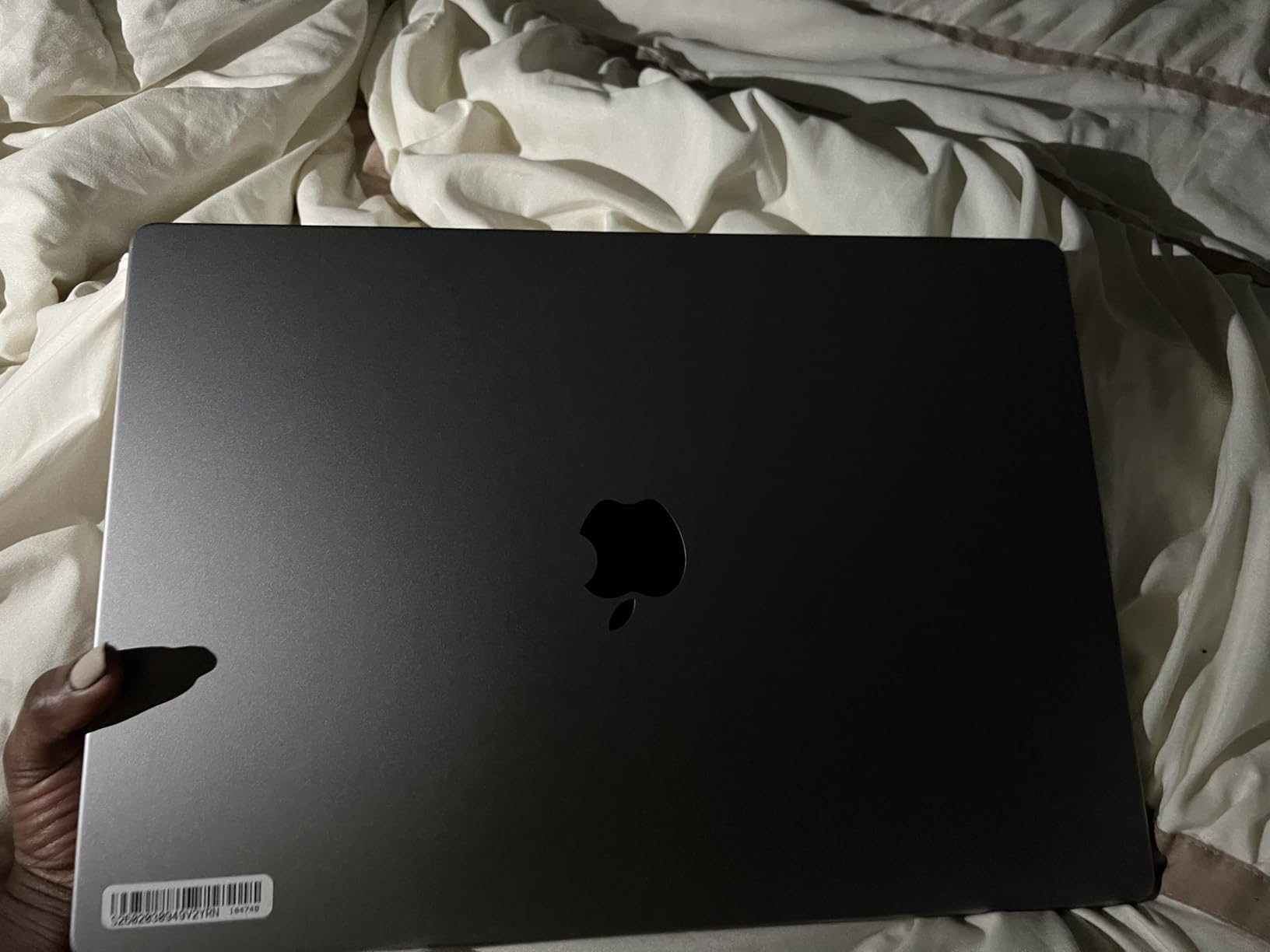 Apple MacBook Pro Late 2021 with Apple M1 Pro chip (16-inch, 16GB RAM, 512GB SSD) Space Gray (Renewed) customer photo 2