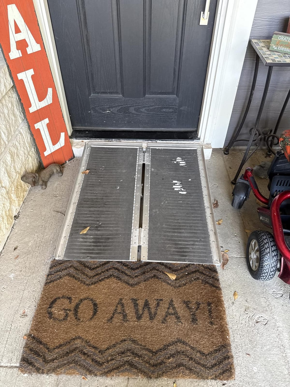 FACHNUO 4 Feet Portable Wheelchair Ramp, Non-Skid Aluminum Handicap Ramps with Handle, Folding Threshold Wheel Chair Ramp for Home Steps, Stairs, Entry, Threshold, Curbs, Stairs, 800LBS Capacity customer photo 1