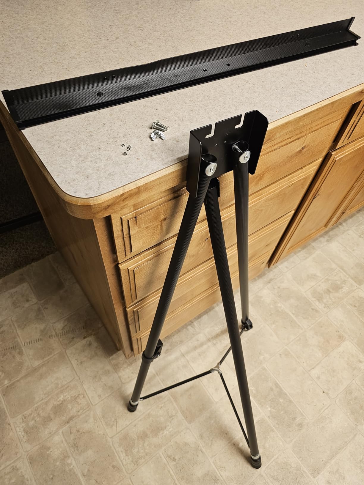 63 1/2'' Aluminum Flip Chart Display Easel Stand, Black | Presentation Easel with Adjustable Floor for Boardroom, Whiteboard, Paper Pads, Signage customer photo 2