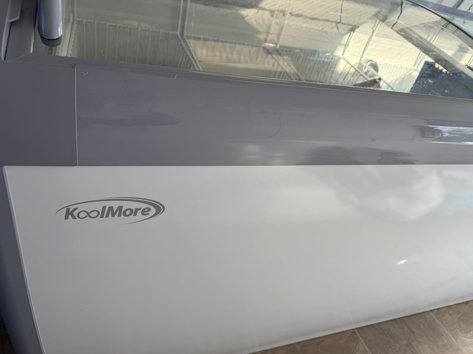 KoolMore MCF-16C Commercial Ice Cream Freezer Display Case, 16 Cu. Ft, White customer photo 2
