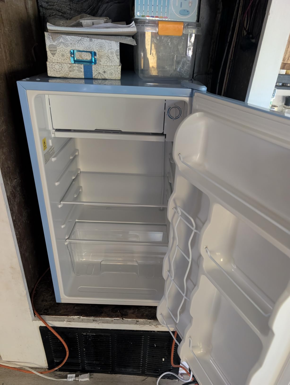 Upstreman 3.2 Cu.Ft Mini Fridge with Freezer - Black BR321 customer photo 1